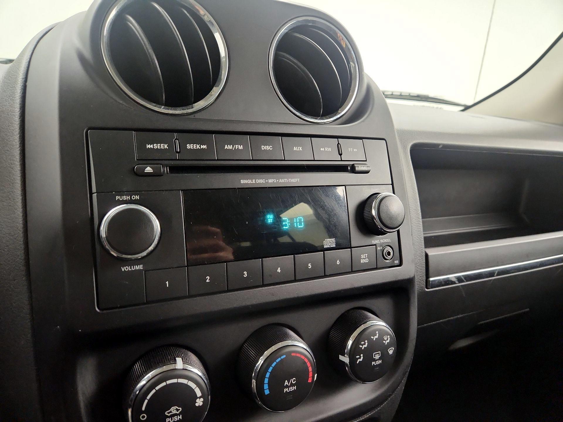 Thumbnail: 2015 Jeep Patriot - 13