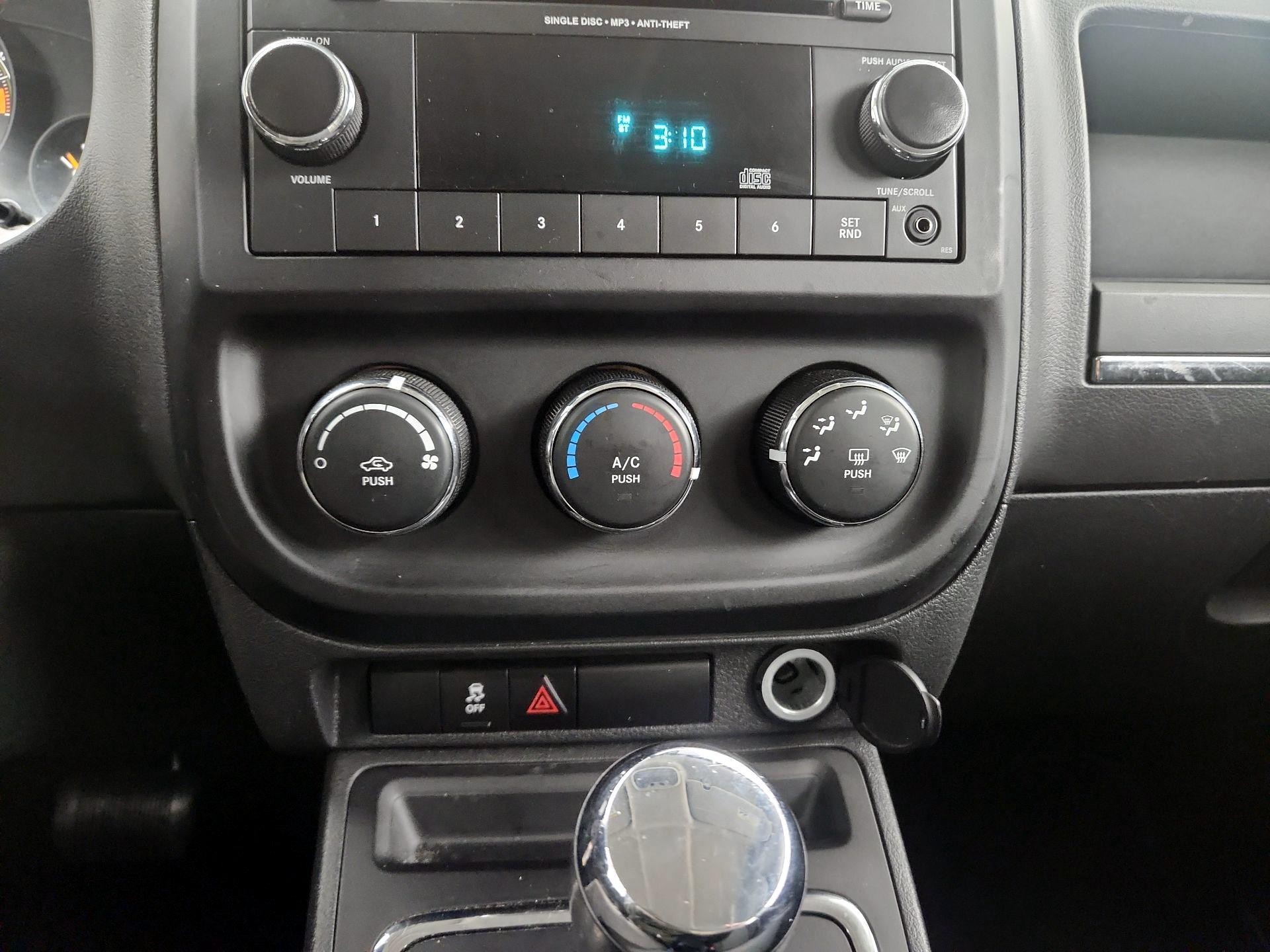 Thumbnail: 2015 Jeep Patriot - 14