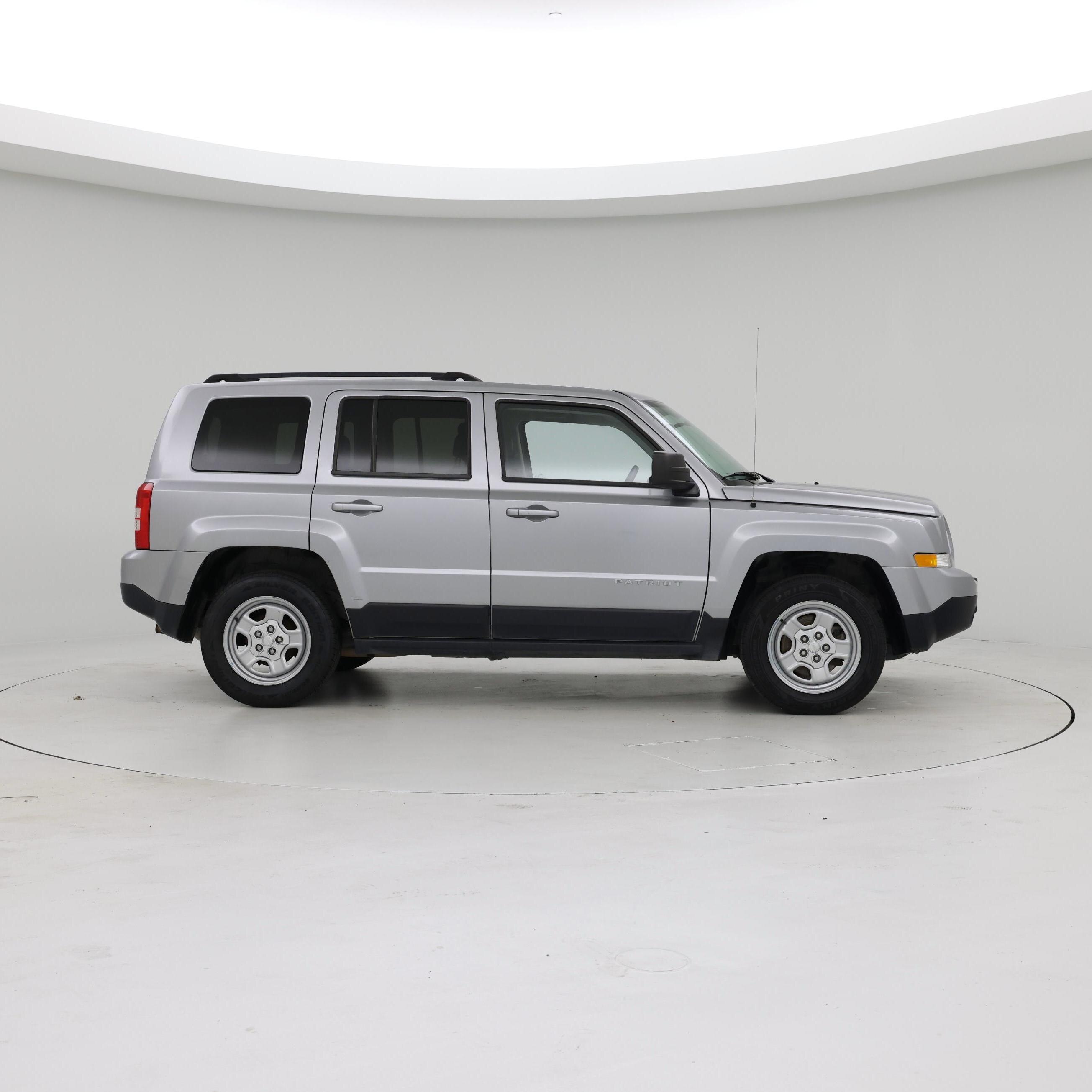 Thumbnail: 2015 Jeep Patriot - 7