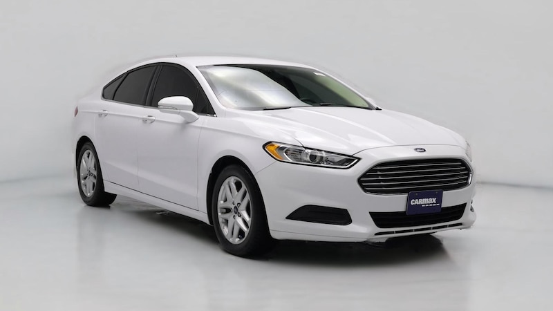 2016 Ford Fusion SE Hero Image