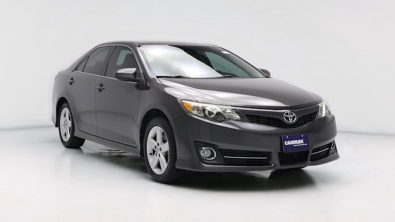 2014 Toyota Camry SE Hero Image