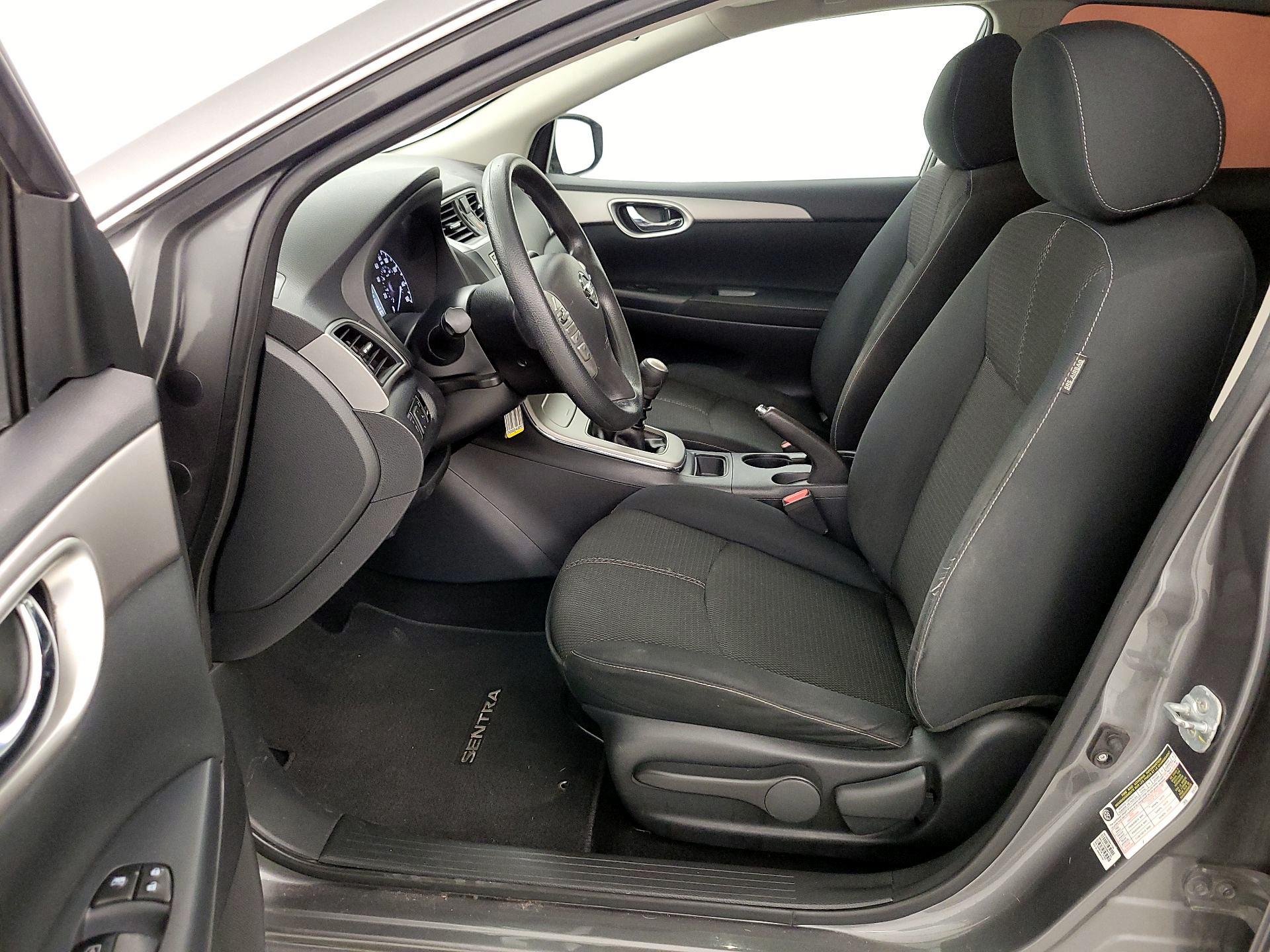 Thumbnail: 2015 Nissan Sentra - 11
