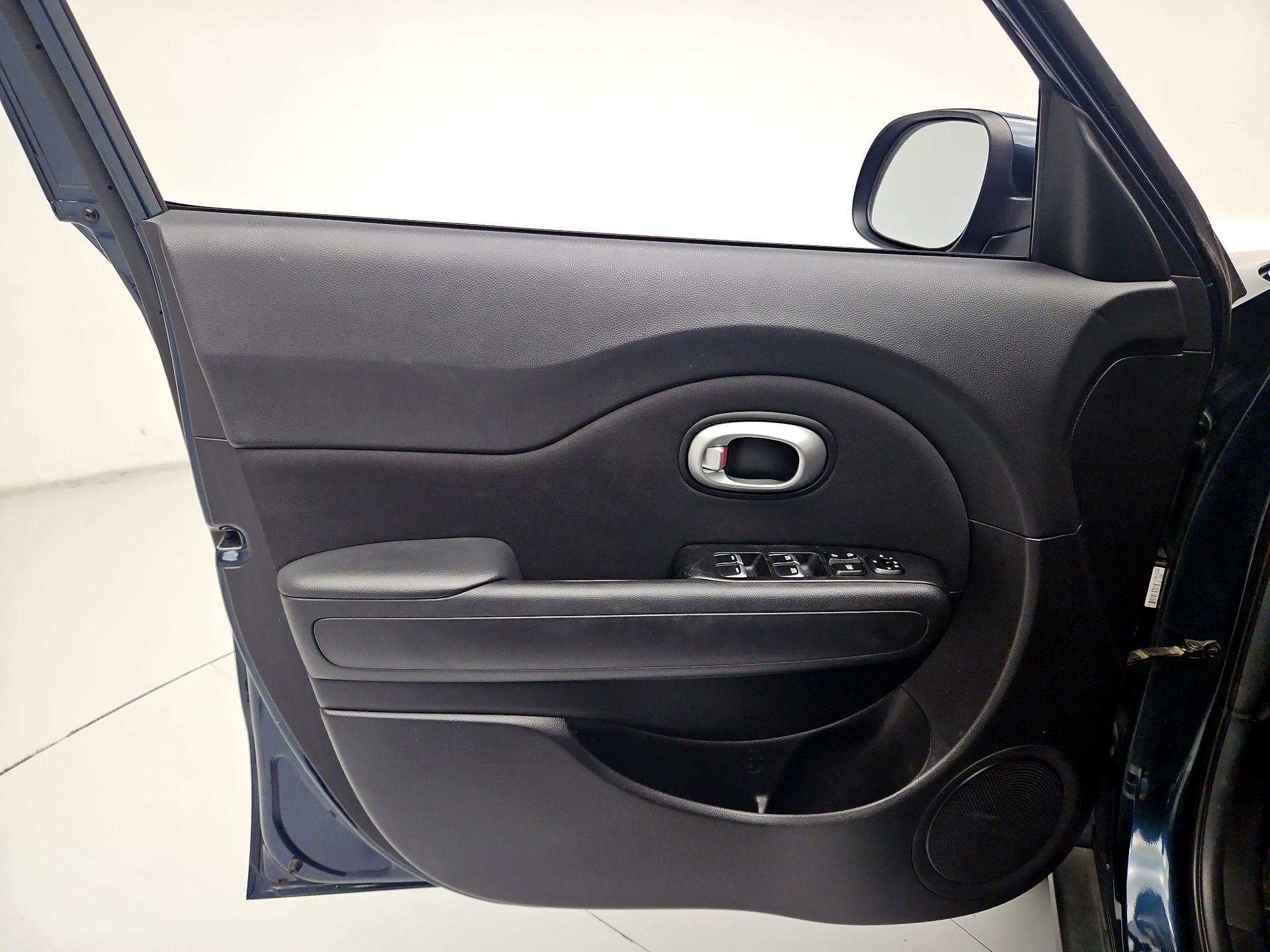 Thumbnail: 2018 Kia Soul - 12