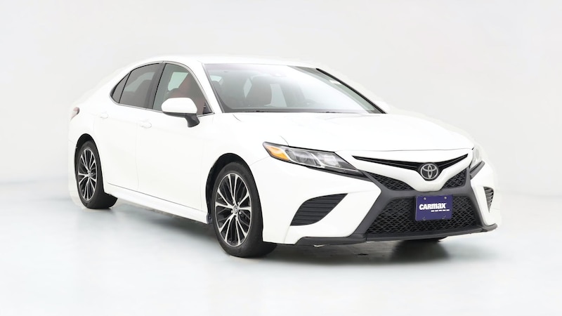 2018 Toyota Camry SE Hero Image