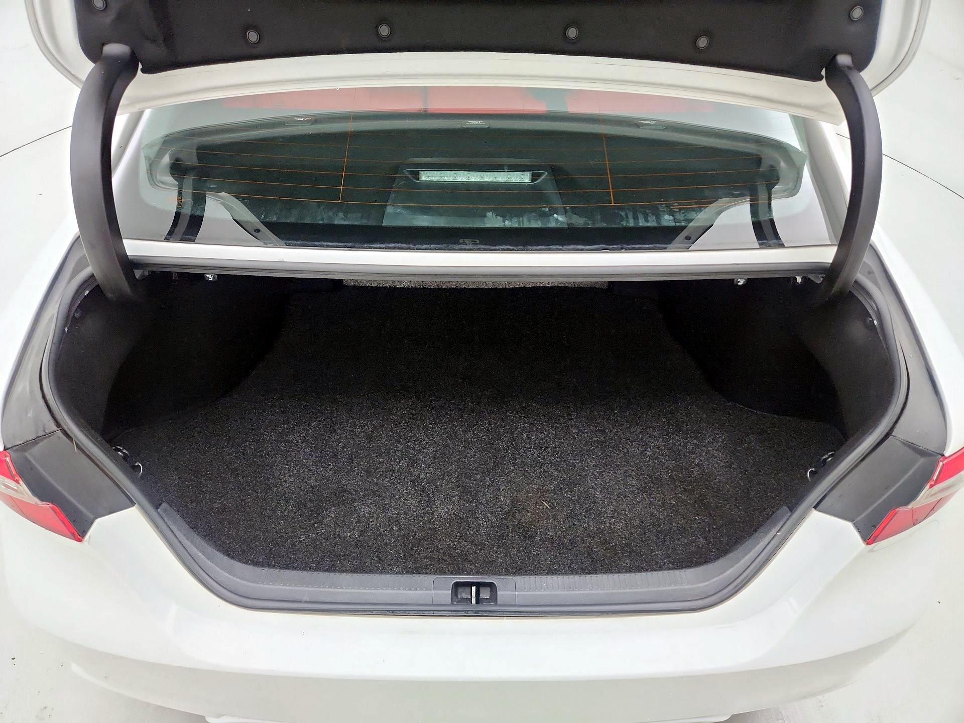 Thumbnail: 2018 Toyota Camry - 20