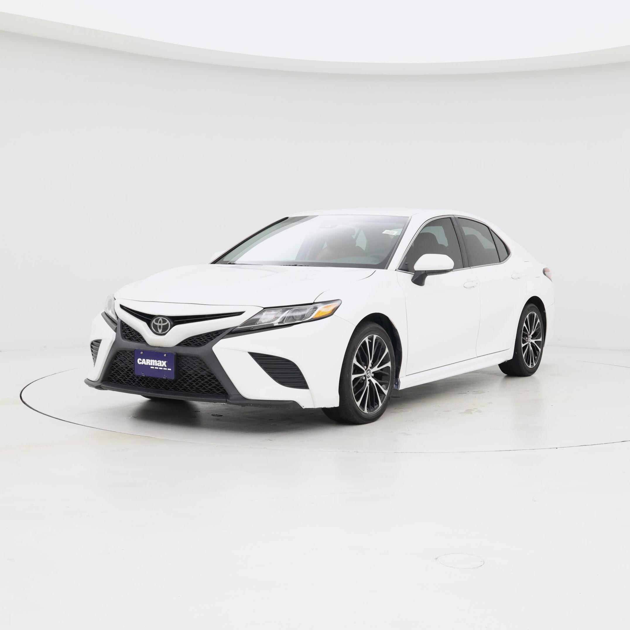 Thumbnail: 2018 Toyota Camry - 4