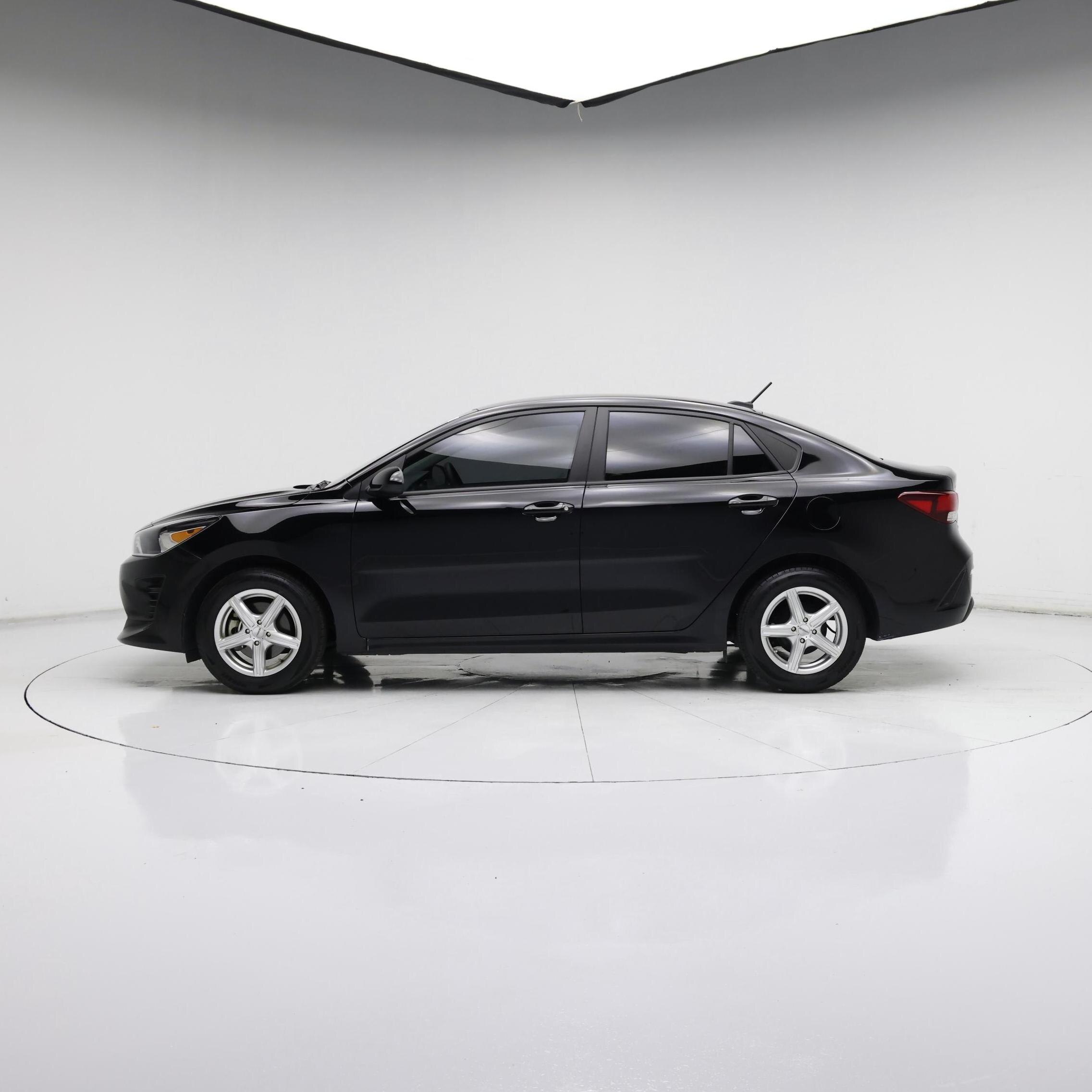 Thumbnail: 2023 Kia Rio - 3
