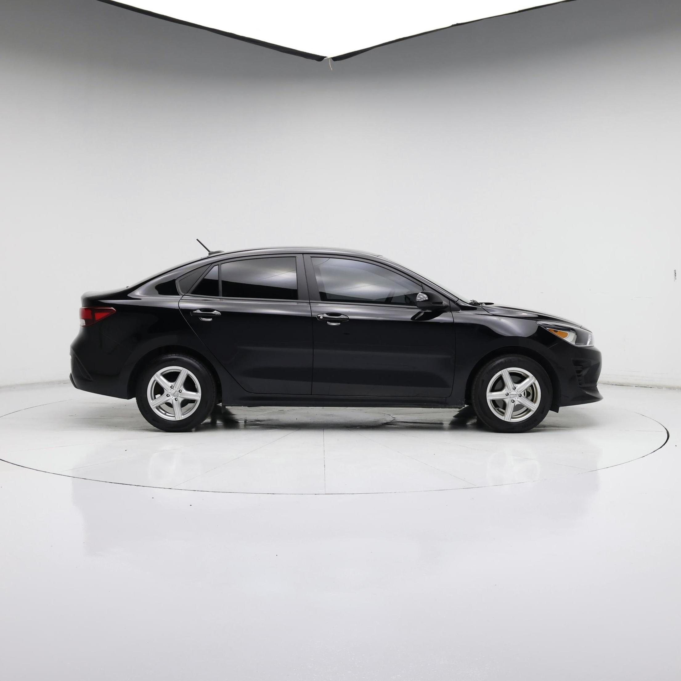 Thumbnail: 2023 Kia Rio - 7