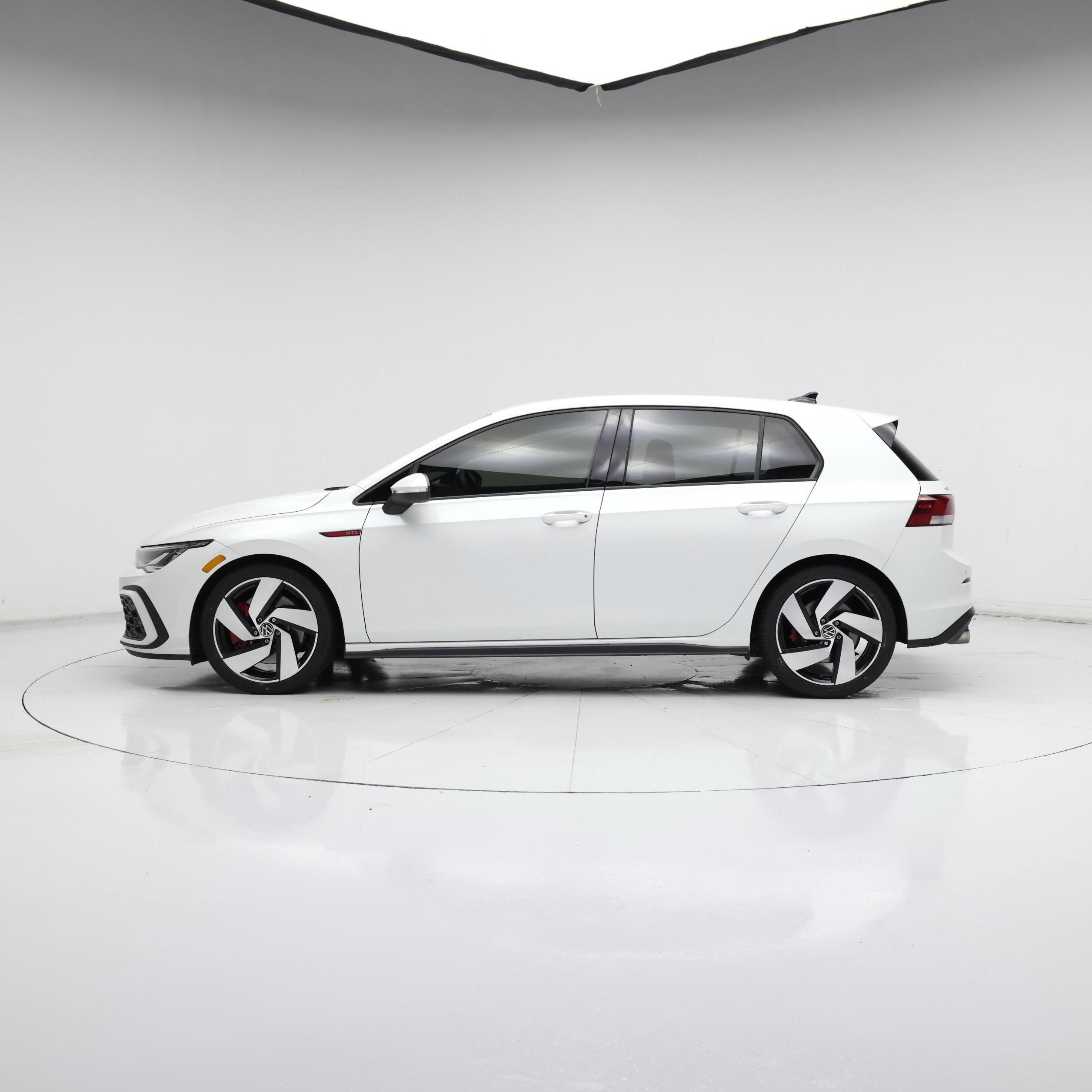 Thumbnail: 2022 Volkswagen Golf - 3