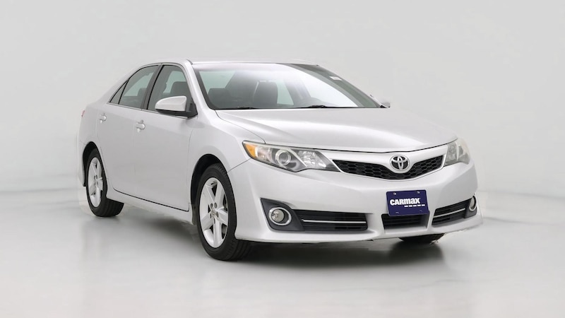 2014 Toyota Camry SE Hero Image