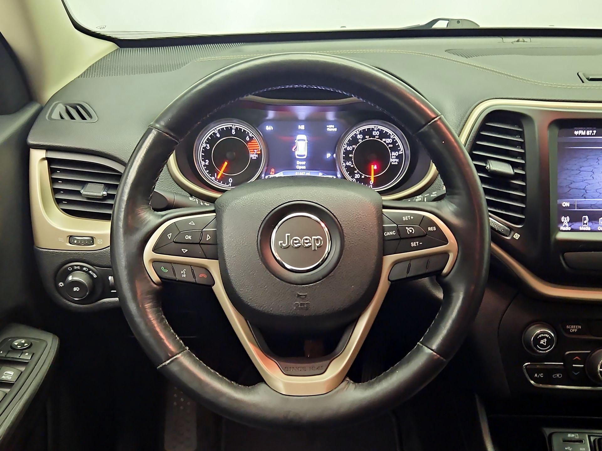 Thumbnail: 2016 Jeep Cherokee - 10