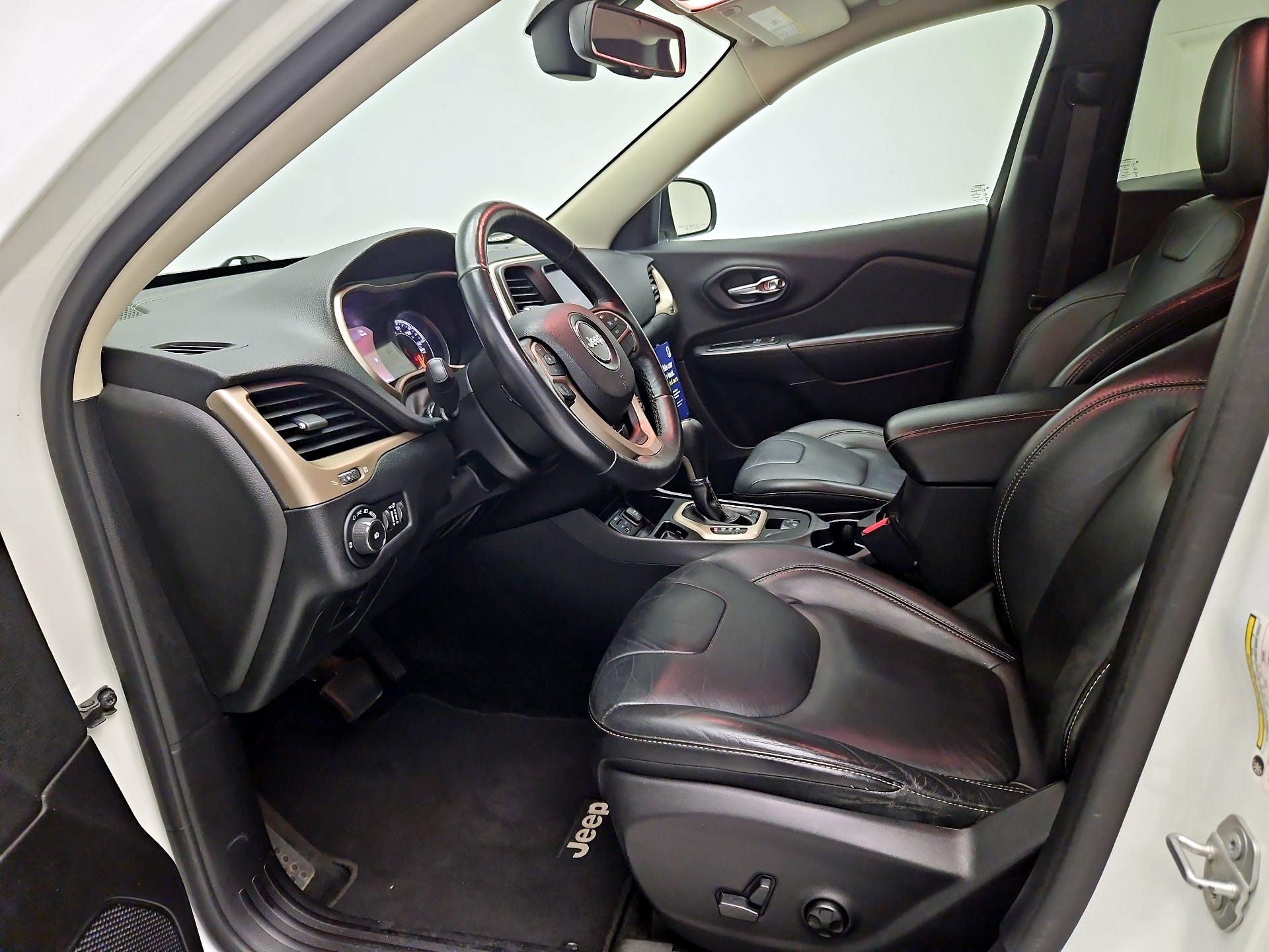 Thumbnail: 2016 Jeep Cherokee - 11