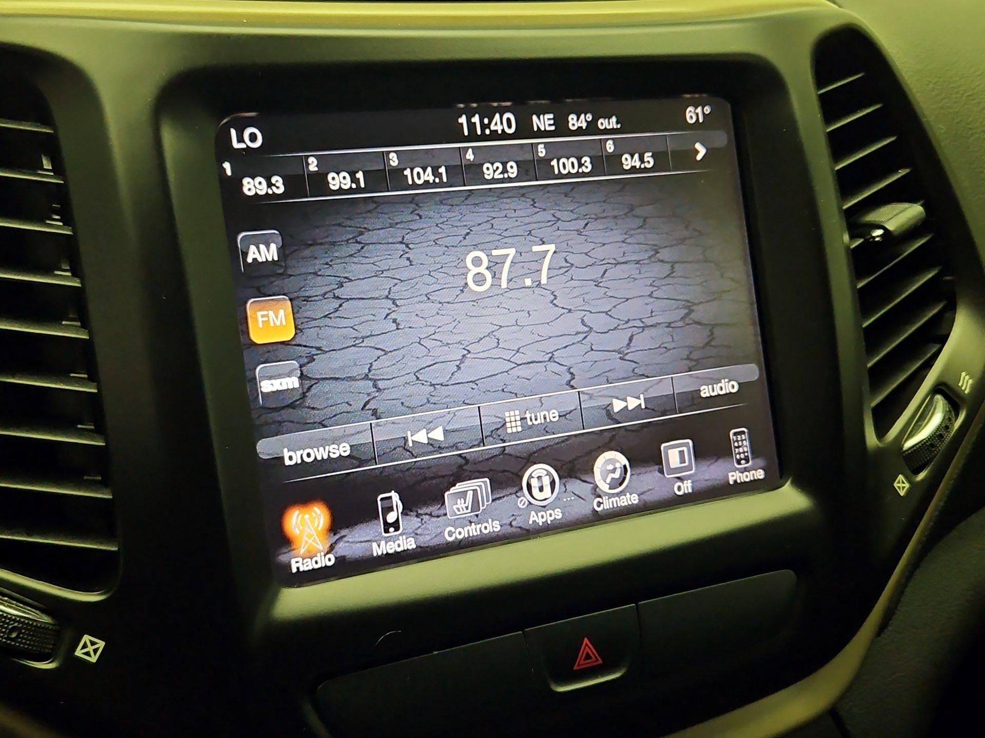 Thumbnail: 2016 Jeep Cherokee - 15