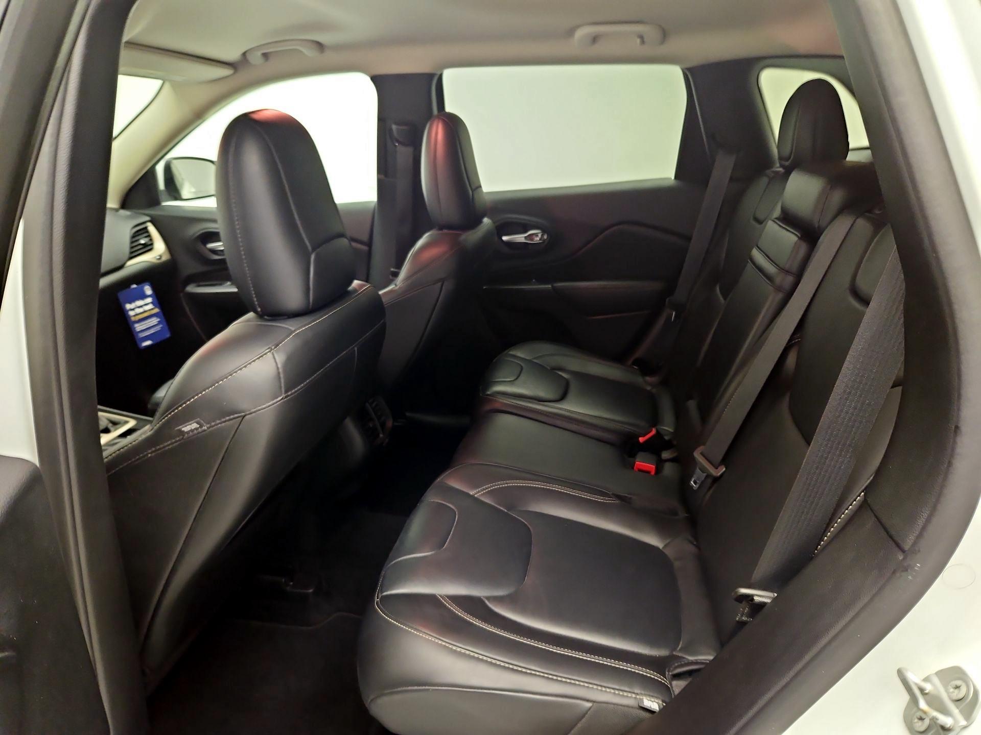 Thumbnail: 2016 Jeep Cherokee - 19