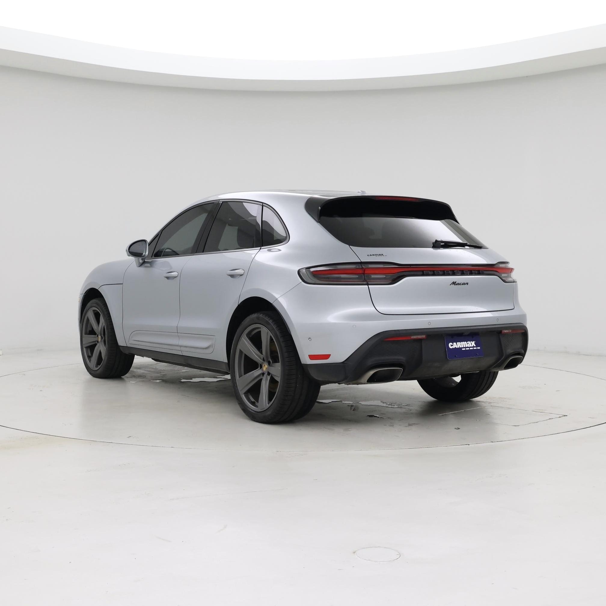 Thumbnail: 2023 Porsche Macan - 2