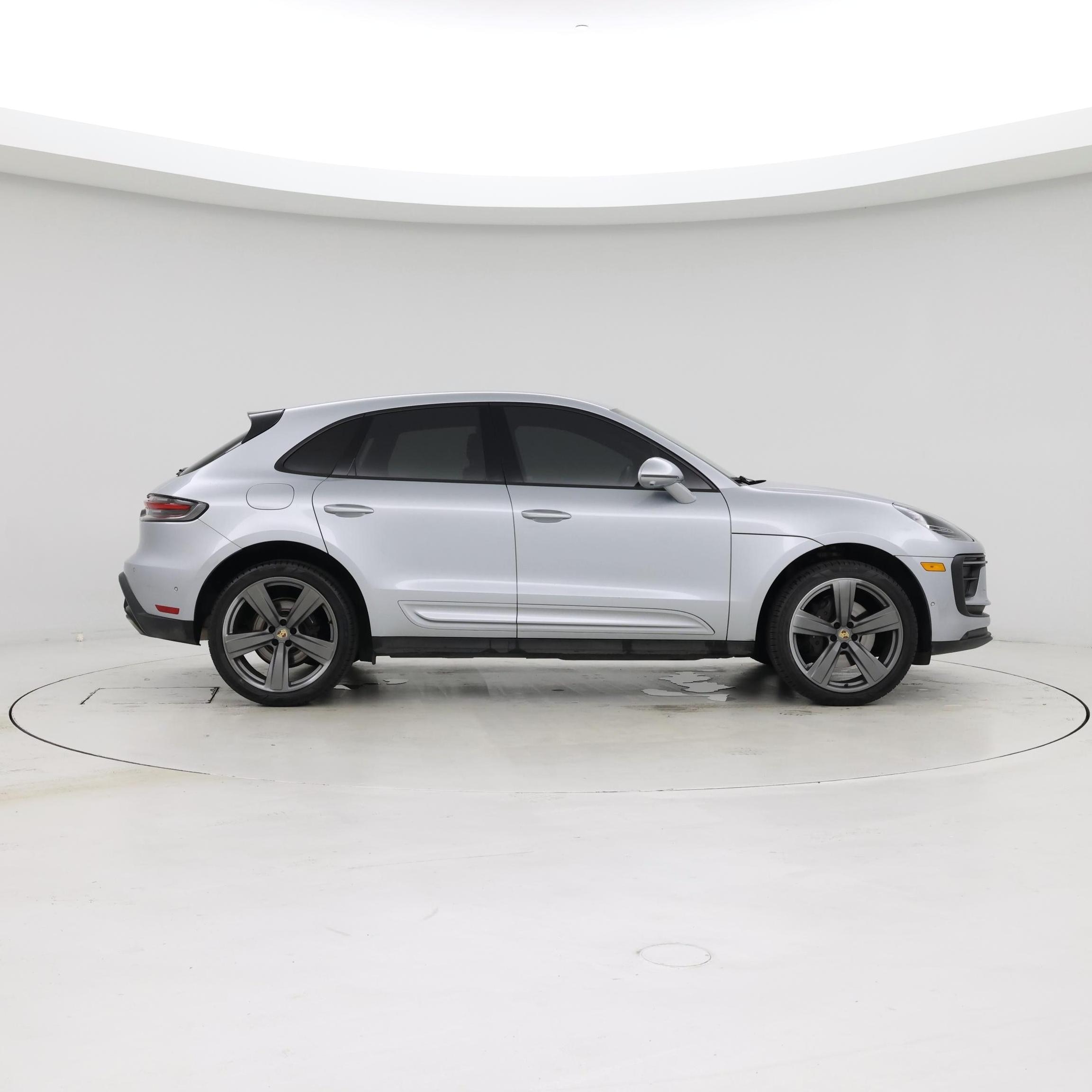 Thumbnail: 2023 Porsche Macan - 7