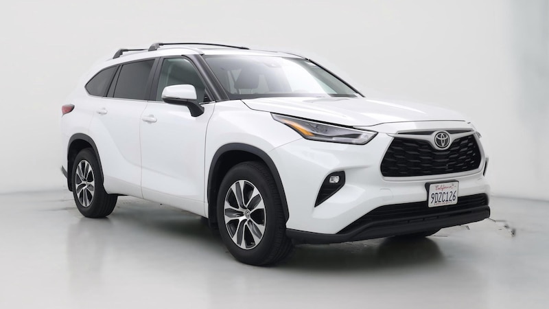 2023 Toyota Highlander XLE Hero Image