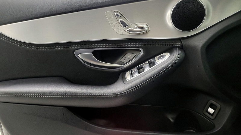 2015 Mercedes-Benz C-Class C 300 12