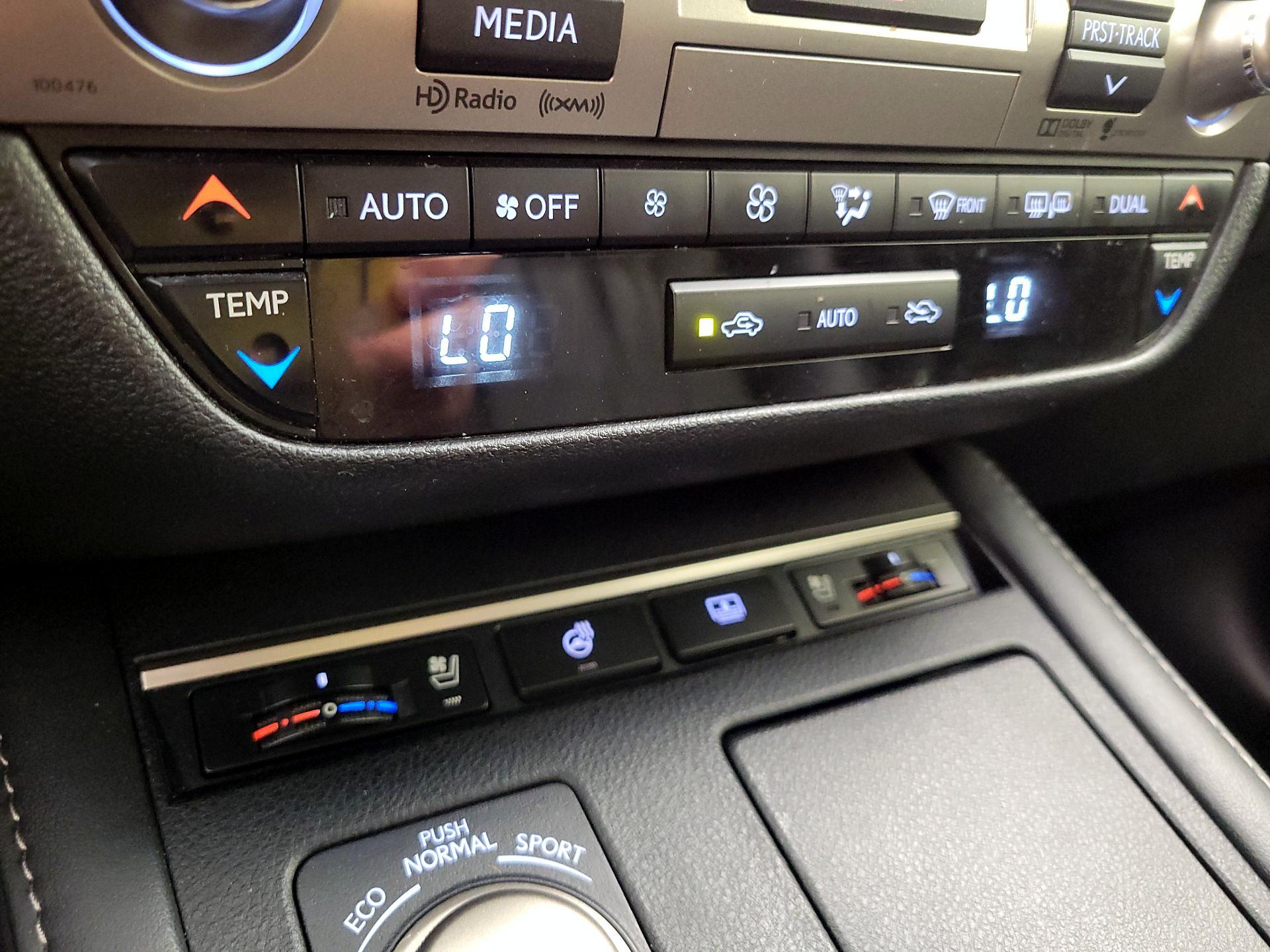 Thumbnail: 2016 Lexus ES - 15