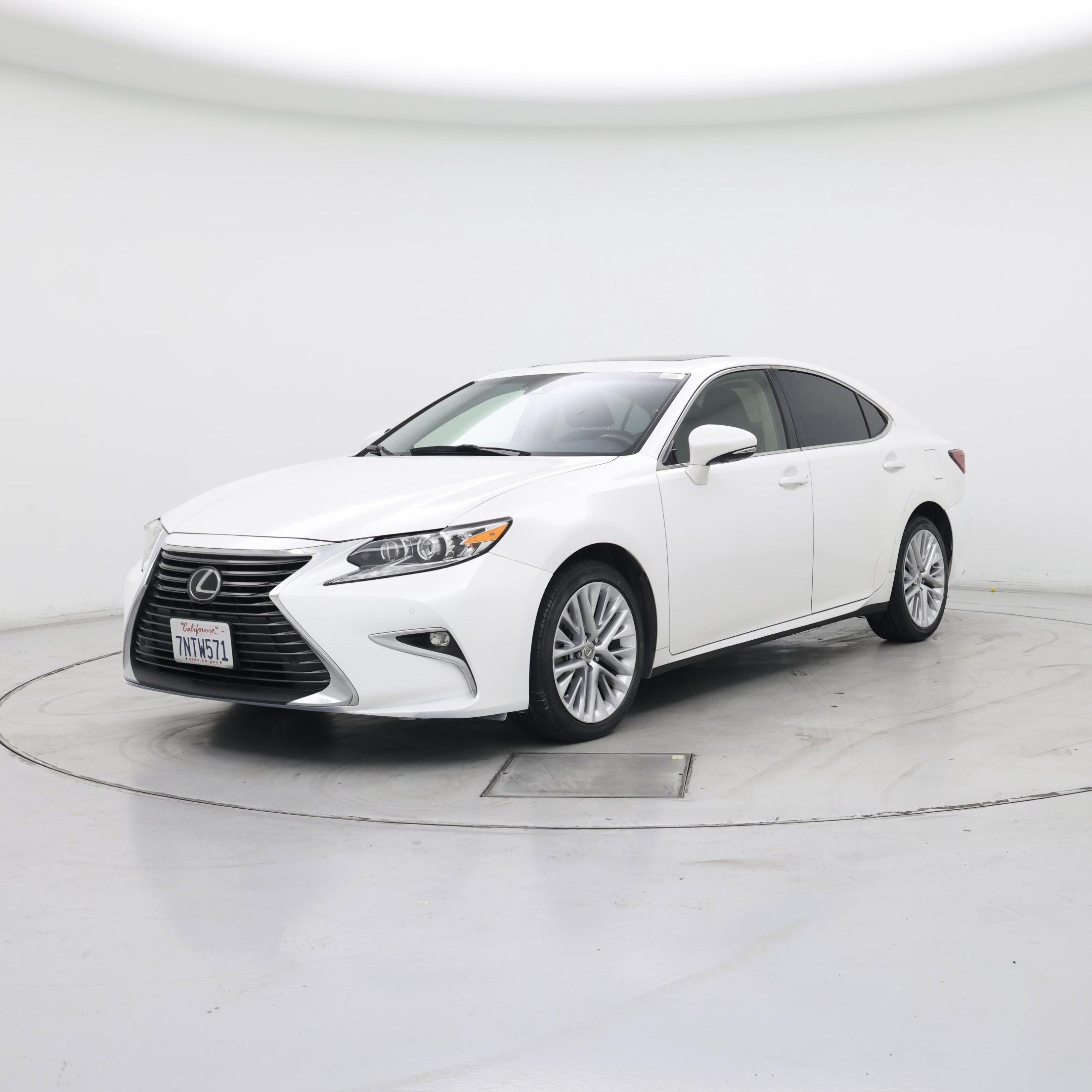 Thumbnail: 2016 Lexus ES - 4