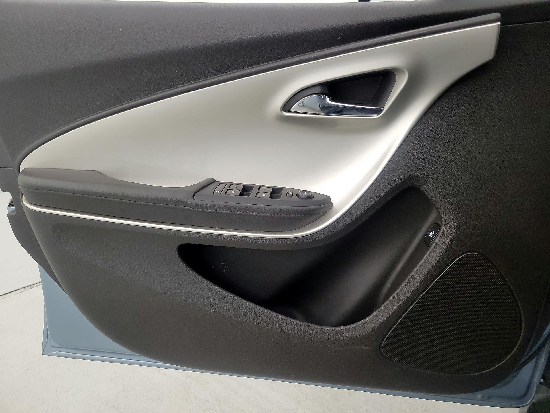 Thumbnail: 2015 Chevrolet Volt - 12