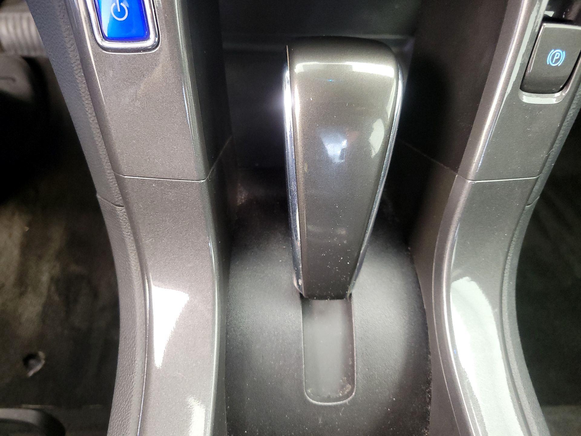 Thumbnail: 2015 Chevrolet Volt - 16