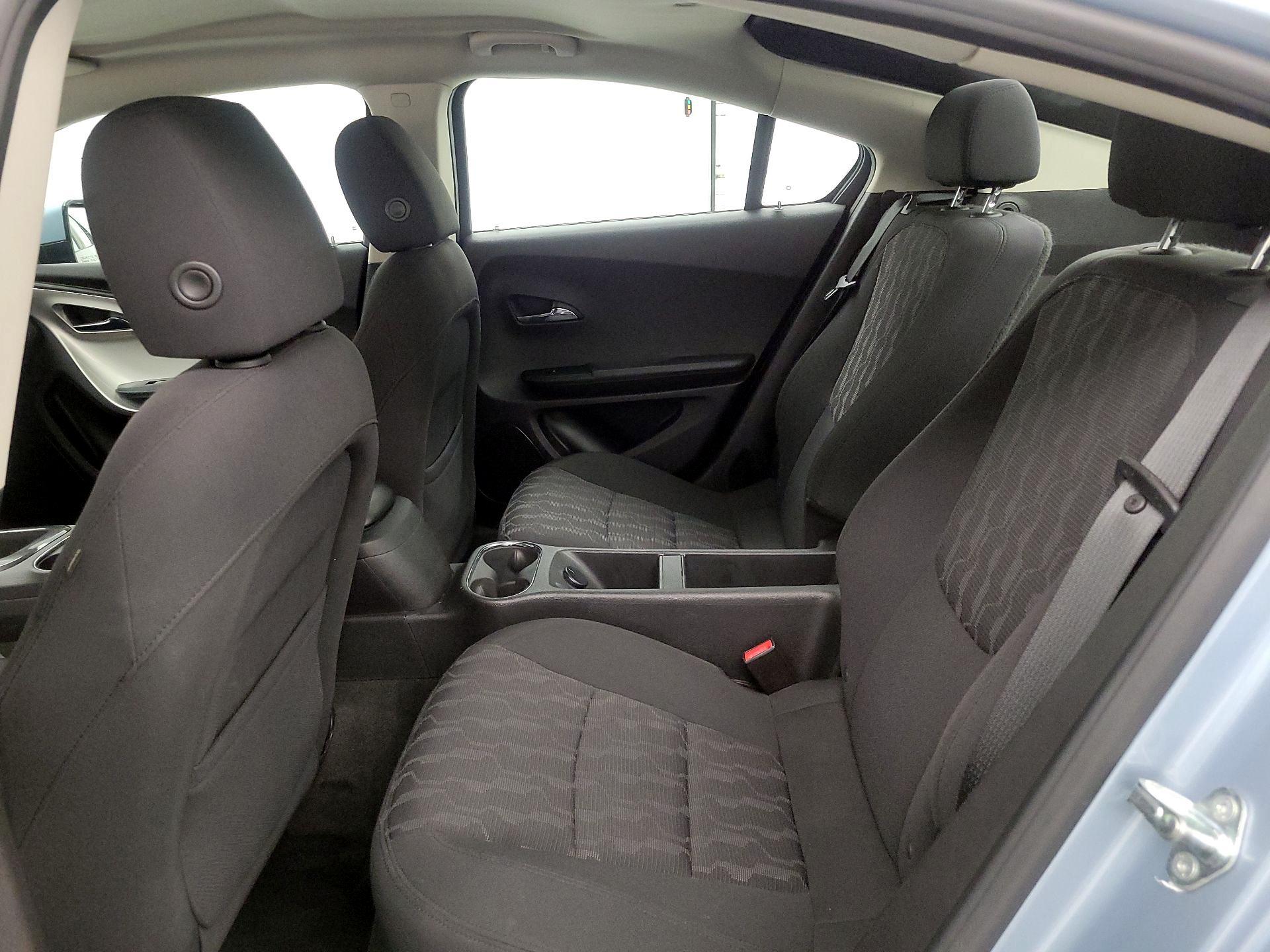 Thumbnail: 2015 Chevrolet Volt - 17