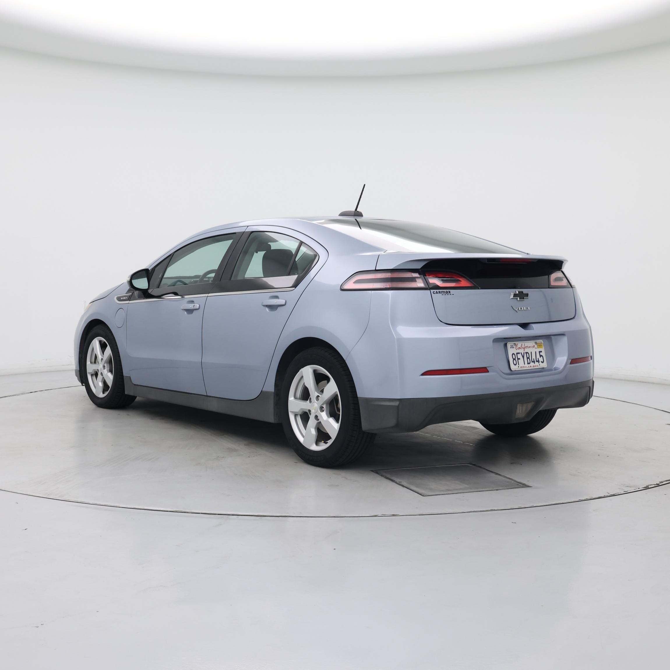 Thumbnail: 2015 Chevrolet Volt - 2