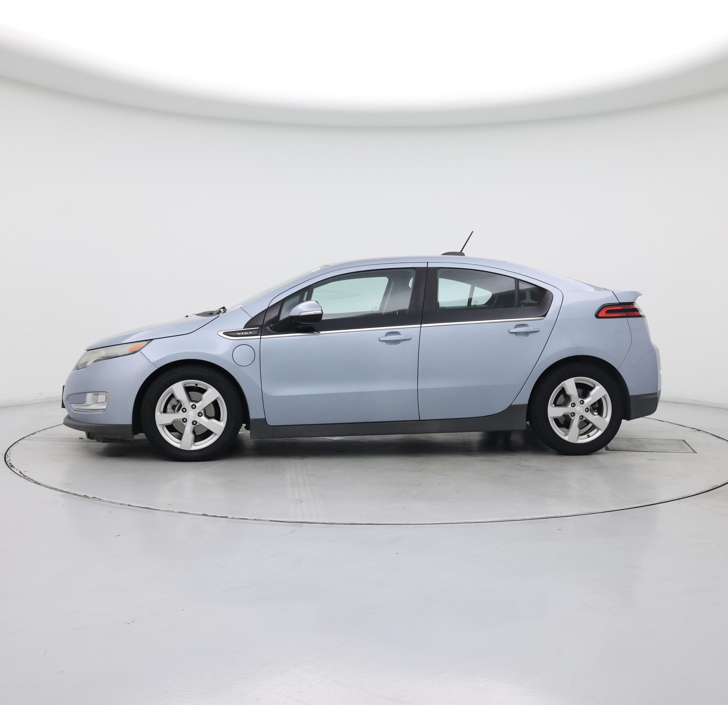Thumbnail: 2015 Chevrolet Volt - 3