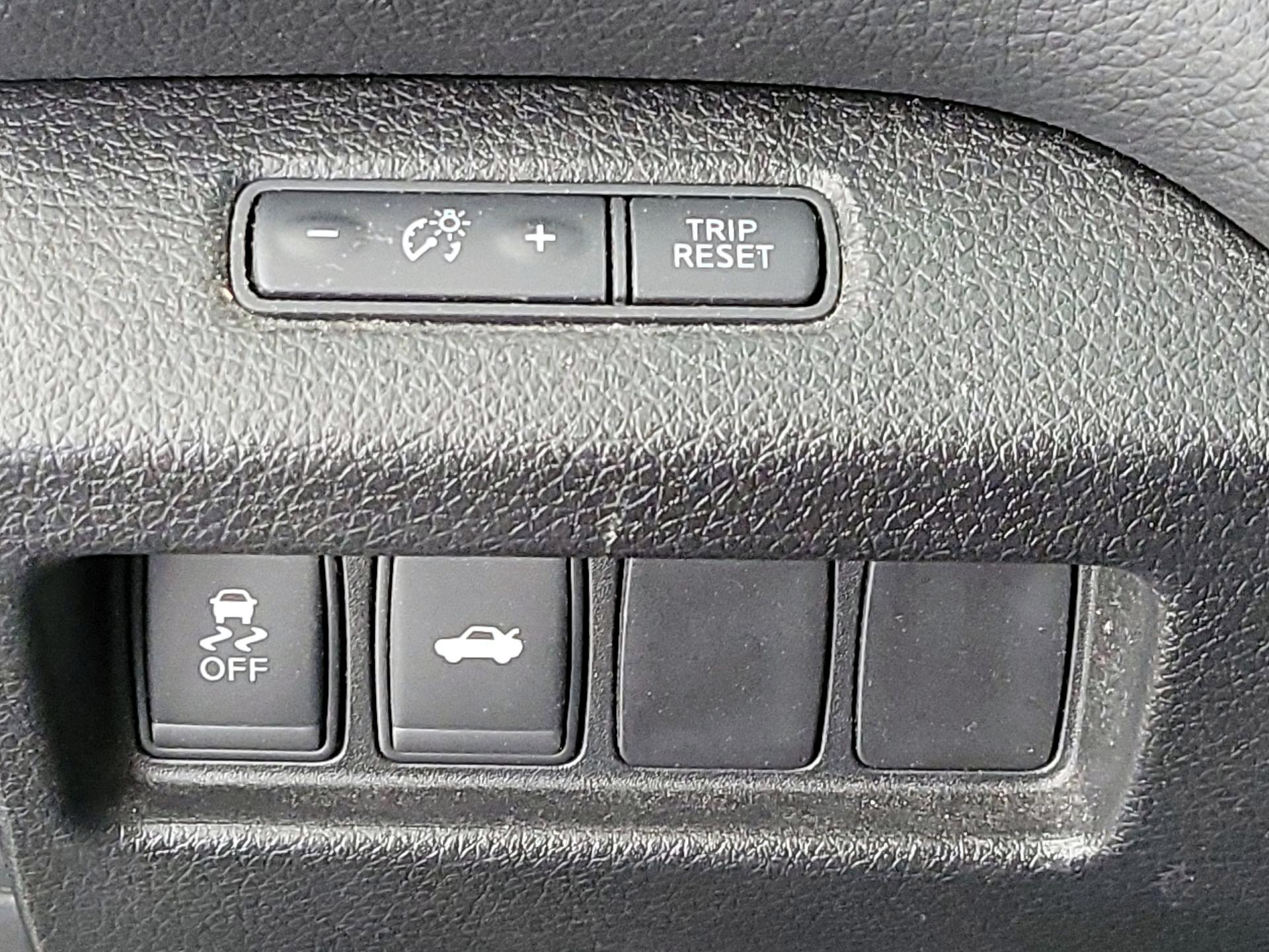 Thumbnail: 2014 Nissan Altima - 13