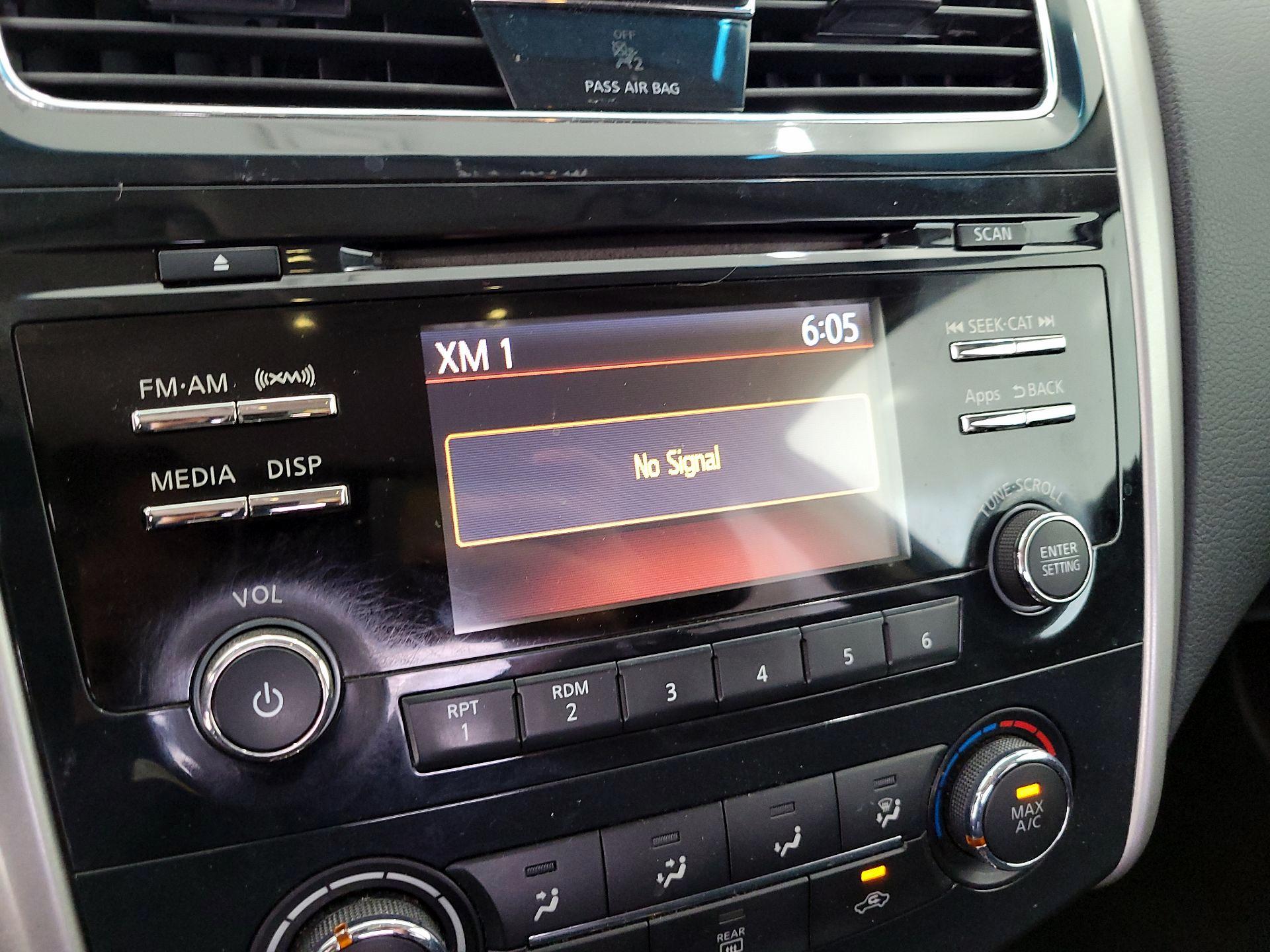 Thumbnail: 2014 Nissan Altima - 14
