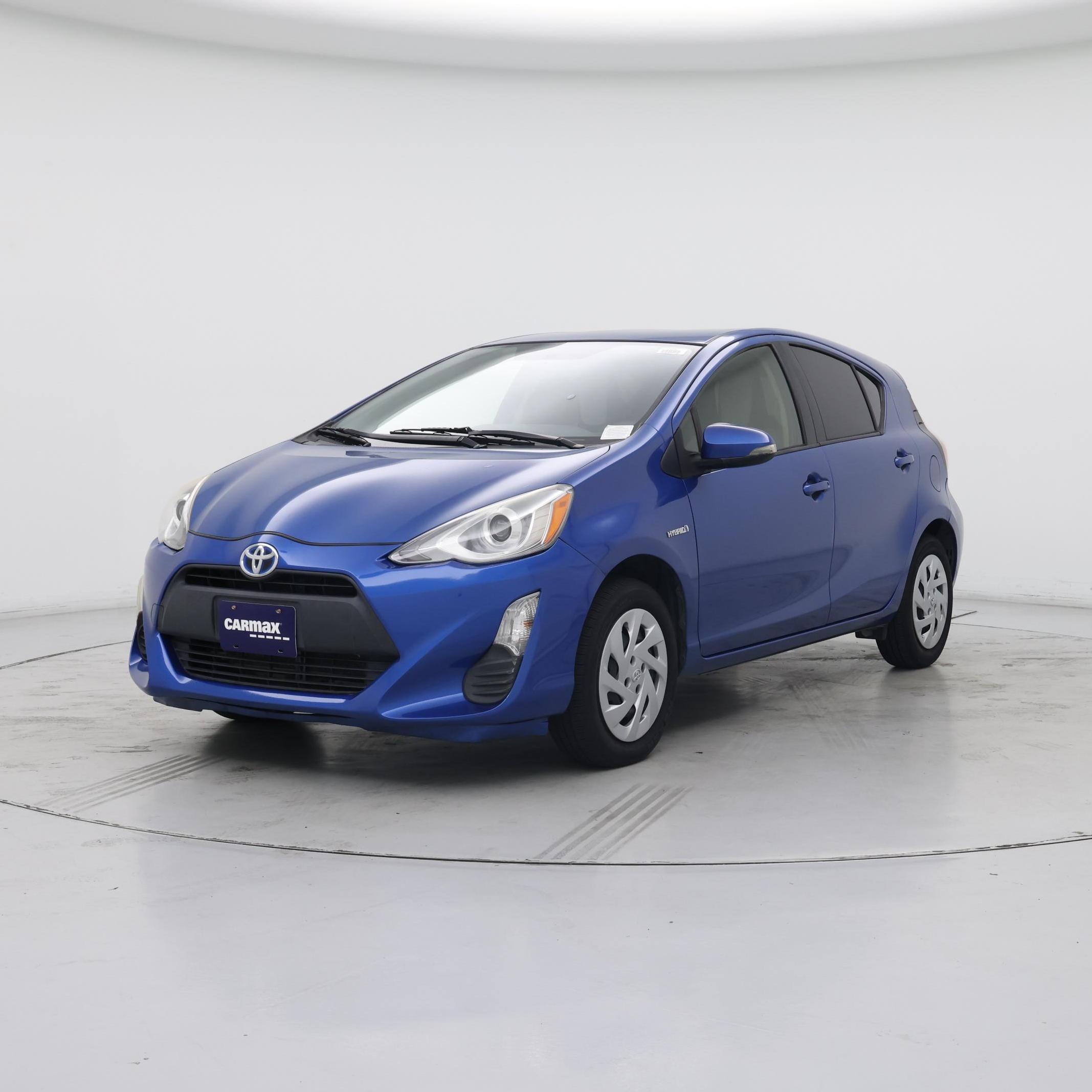 Thumbnail: 2016 Toyota Prius c - 4