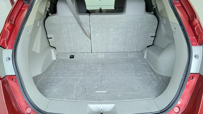 2013 Nissan Rogue S 17