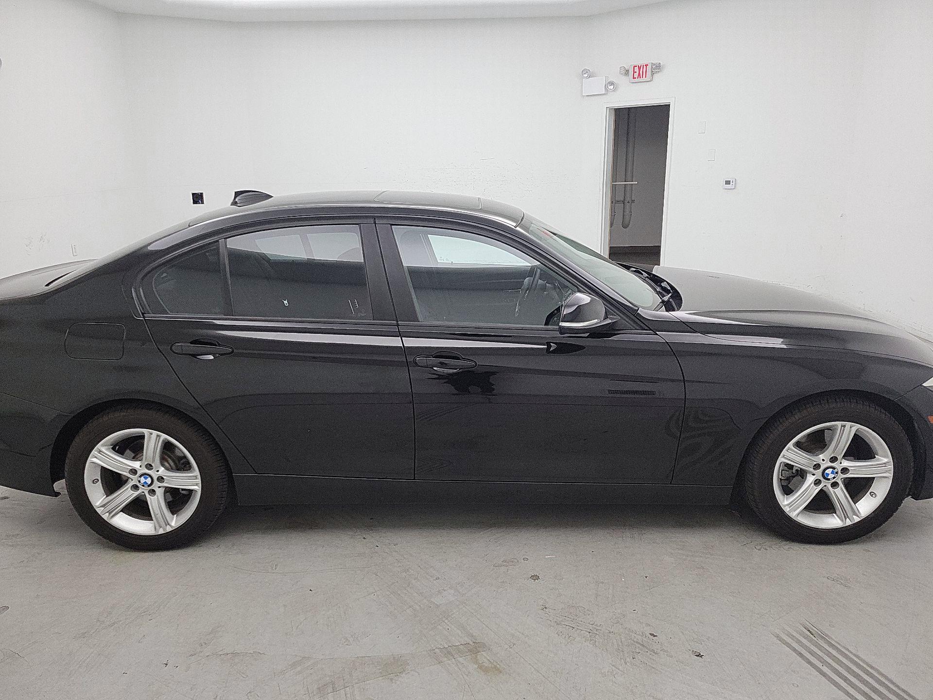 Thumbnail: 2015 BMW 3 Series - 4