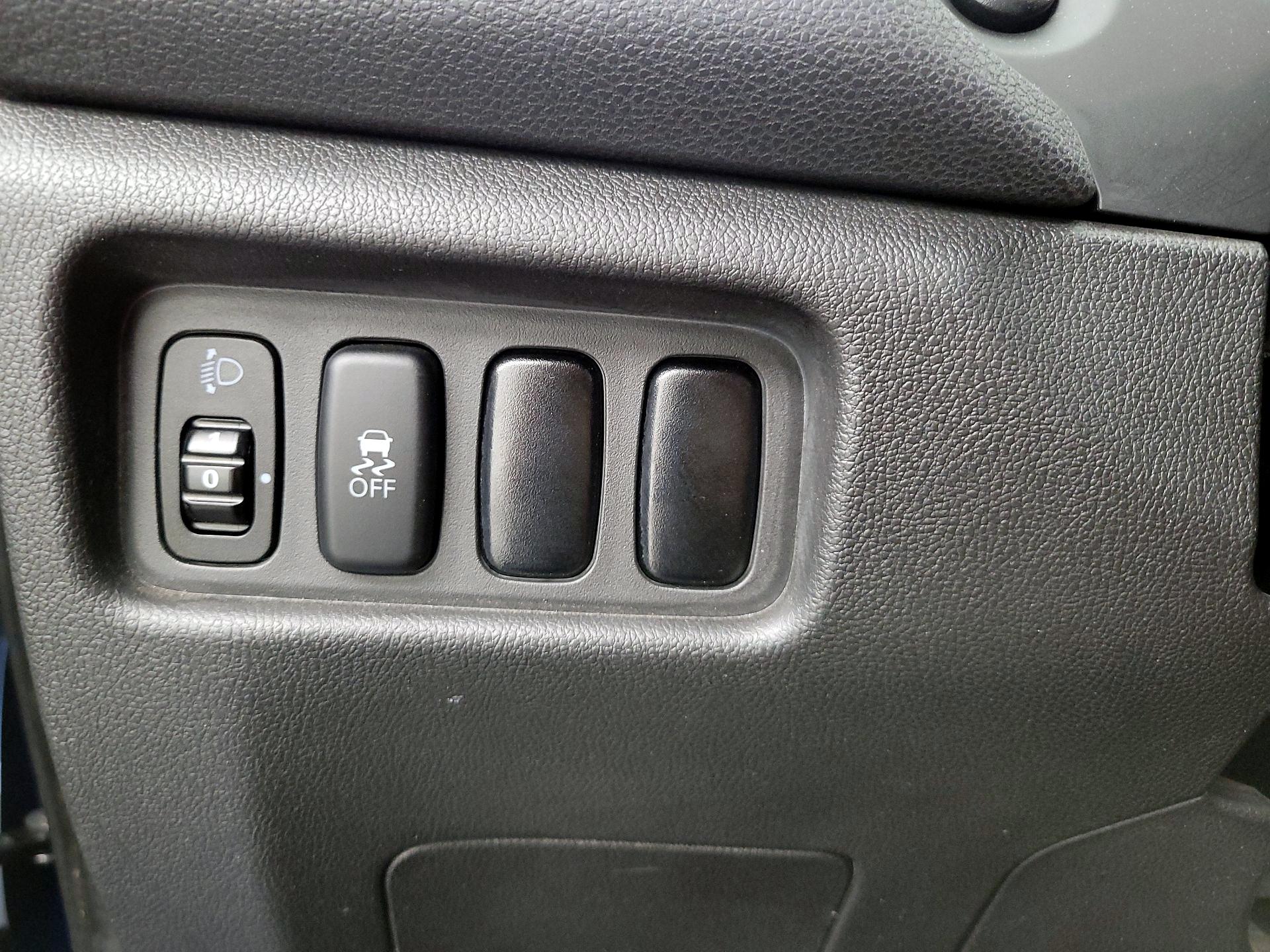 Thumbnail: 2016 Mitsubishi Outlander Sport - 13