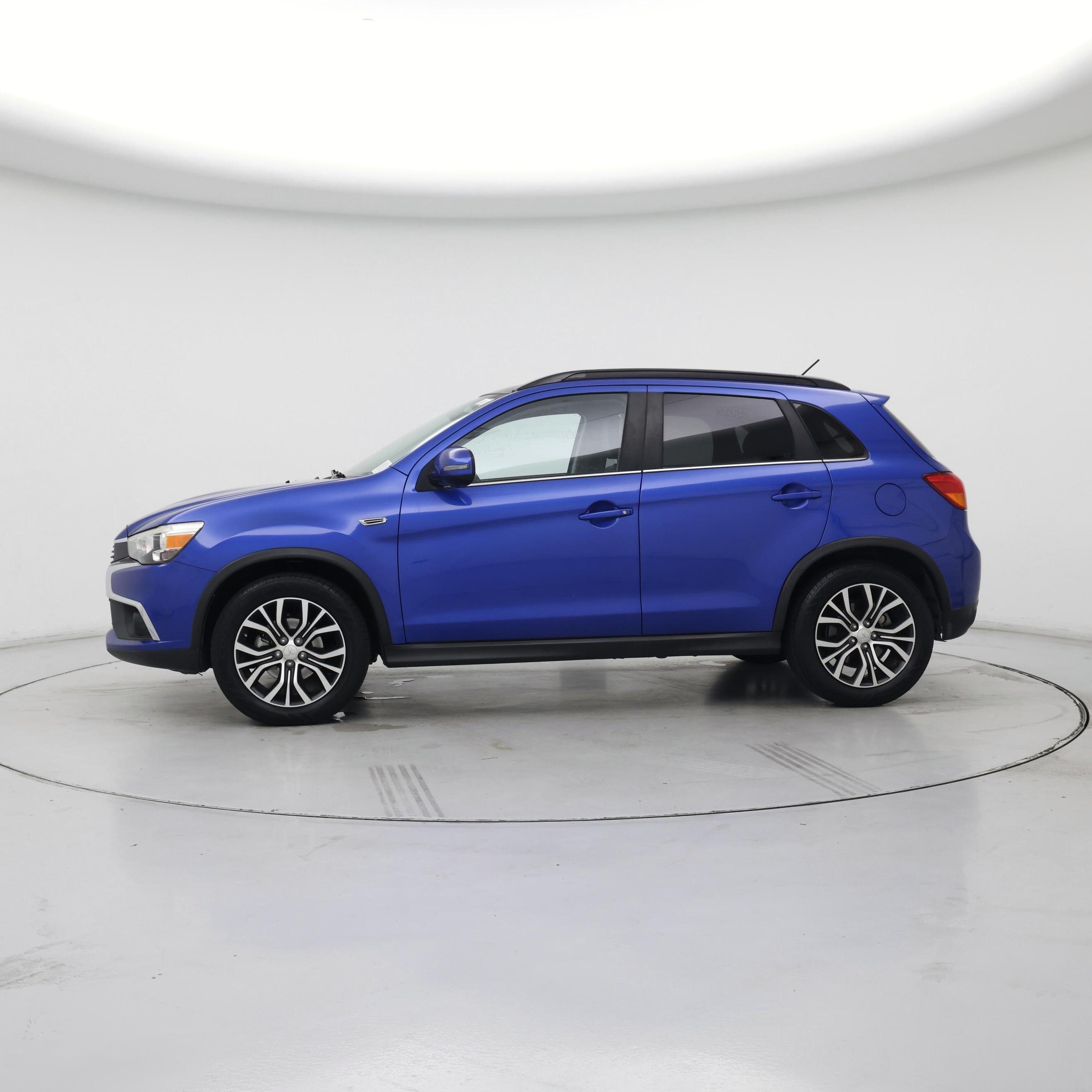 Thumbnail: 2016 Mitsubishi Outlander Sport - 3