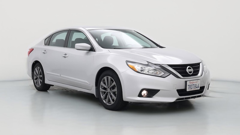 2016 Nissan Altima SV Hero Image