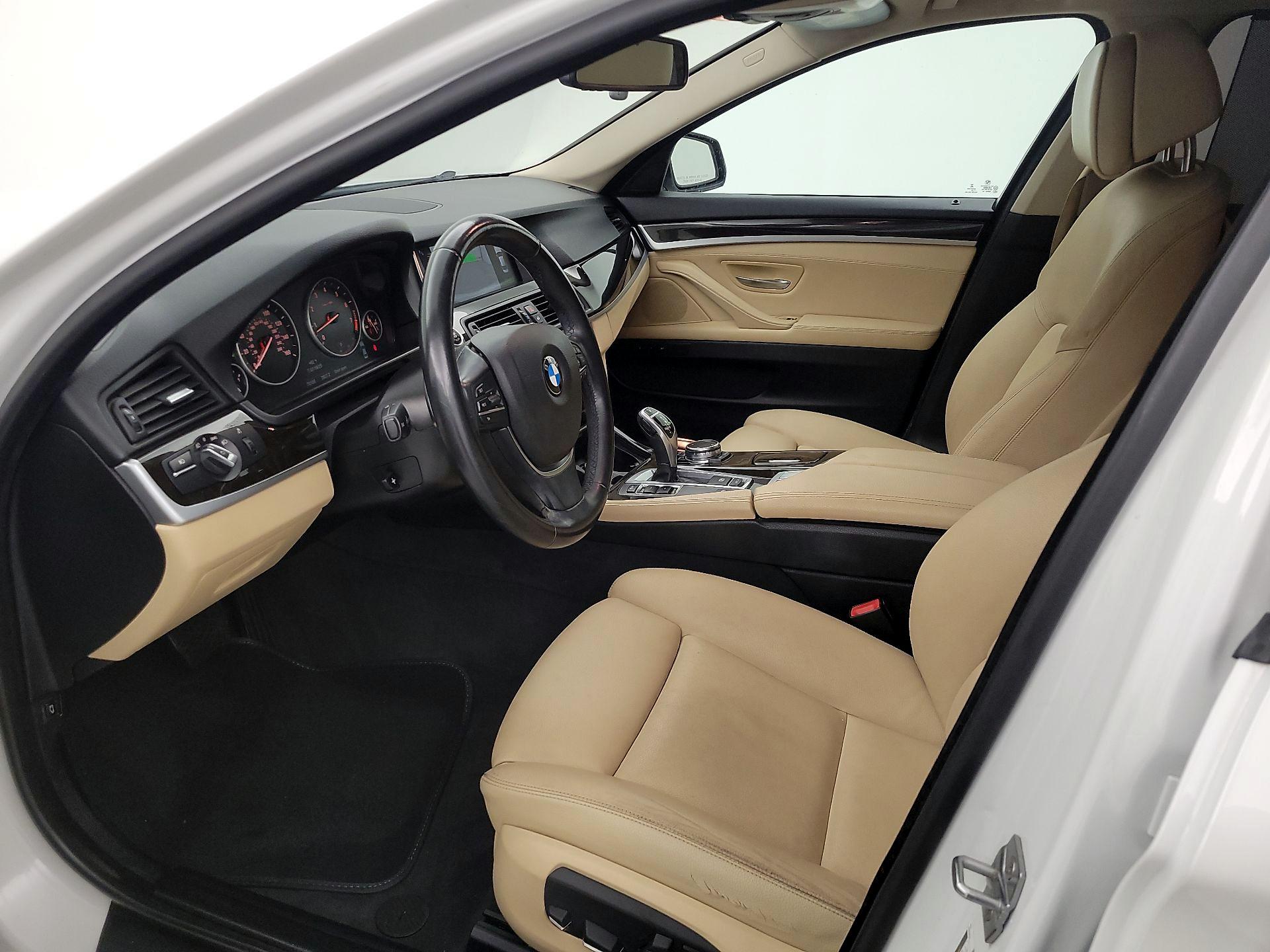 Thumbnail: 2016 BMW 5 Series - 11