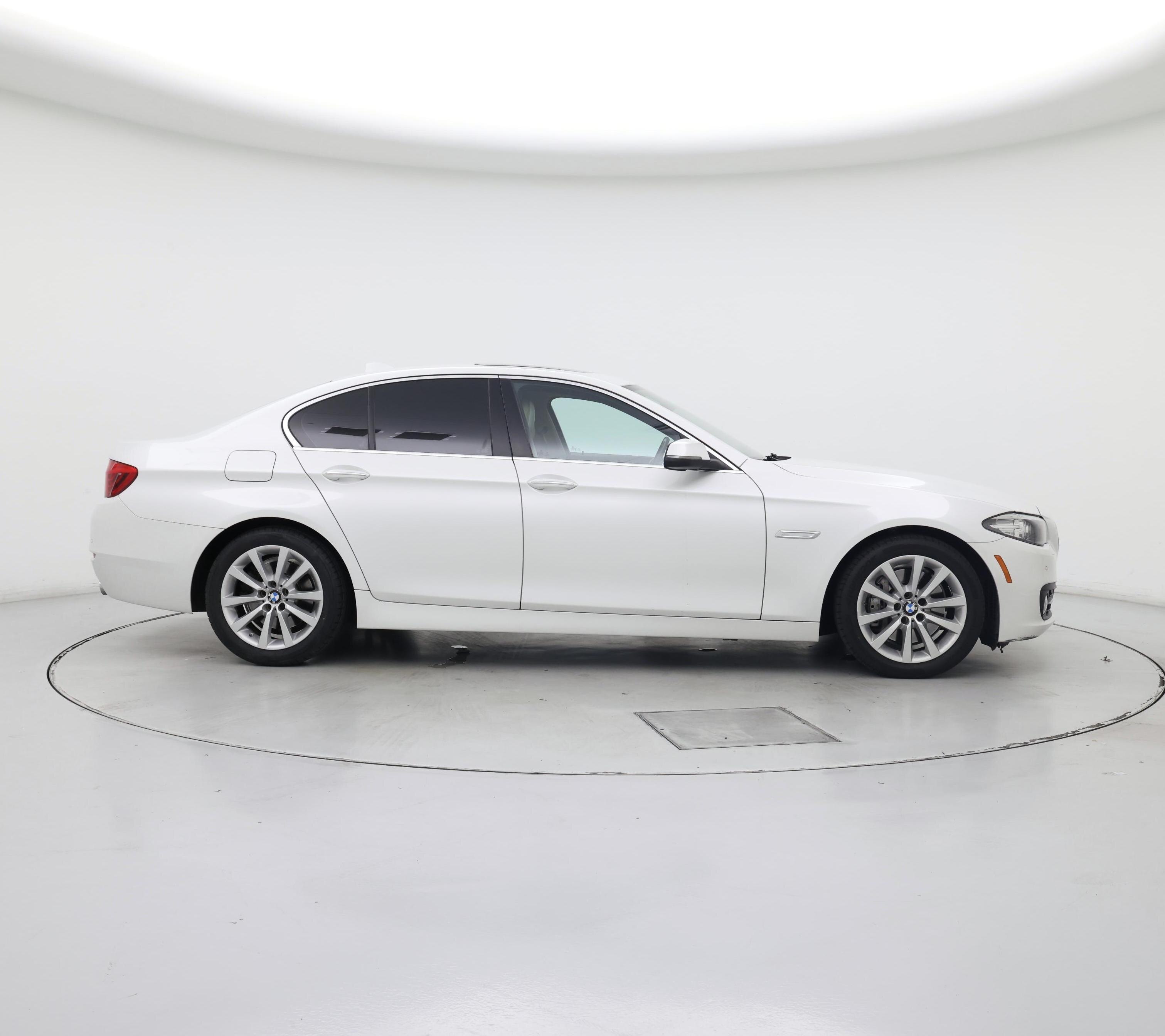 Thumbnail: 2016 BMW 5 Series - 7
