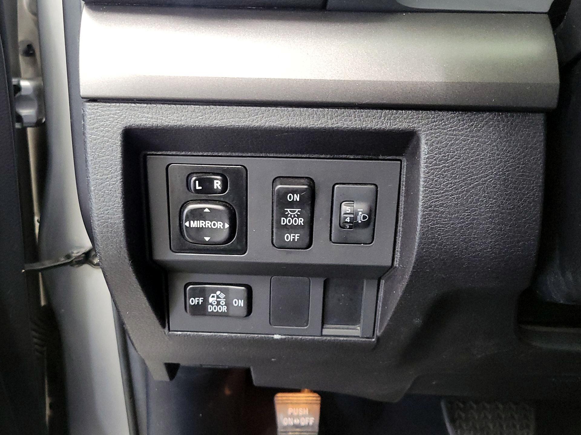 Thumbnail: 2014 Toyota Tundra - 13