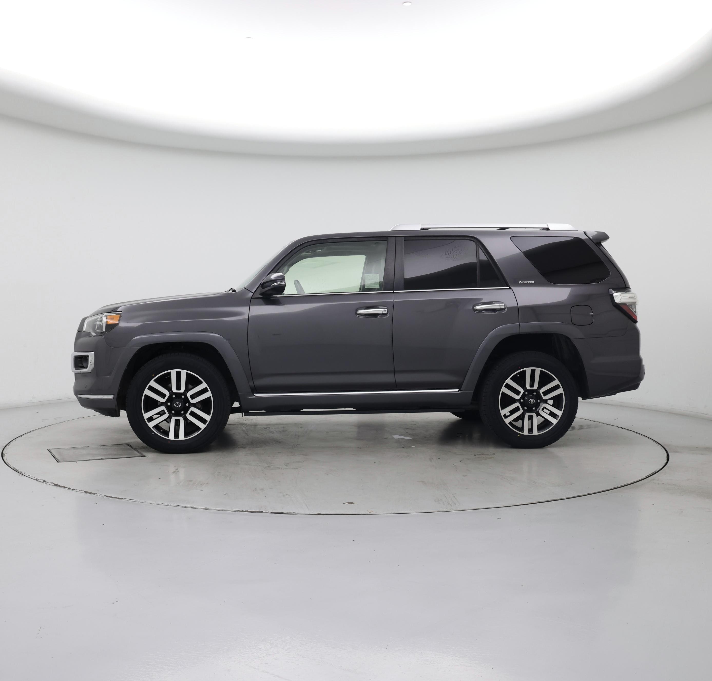 Thumbnail: 2019 Toyota 4Runner - 3