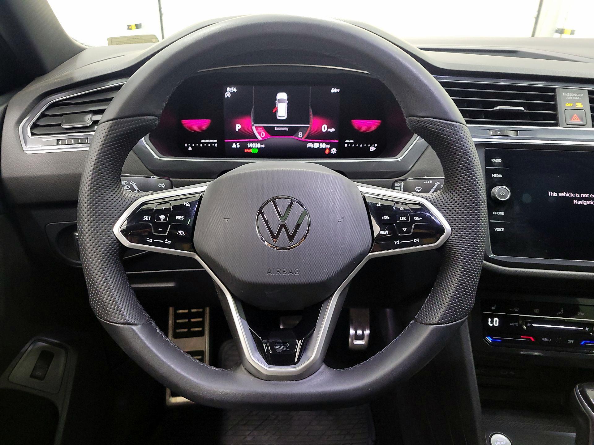 Thumbnail: 2022 Volkswagen Tiguan - 10