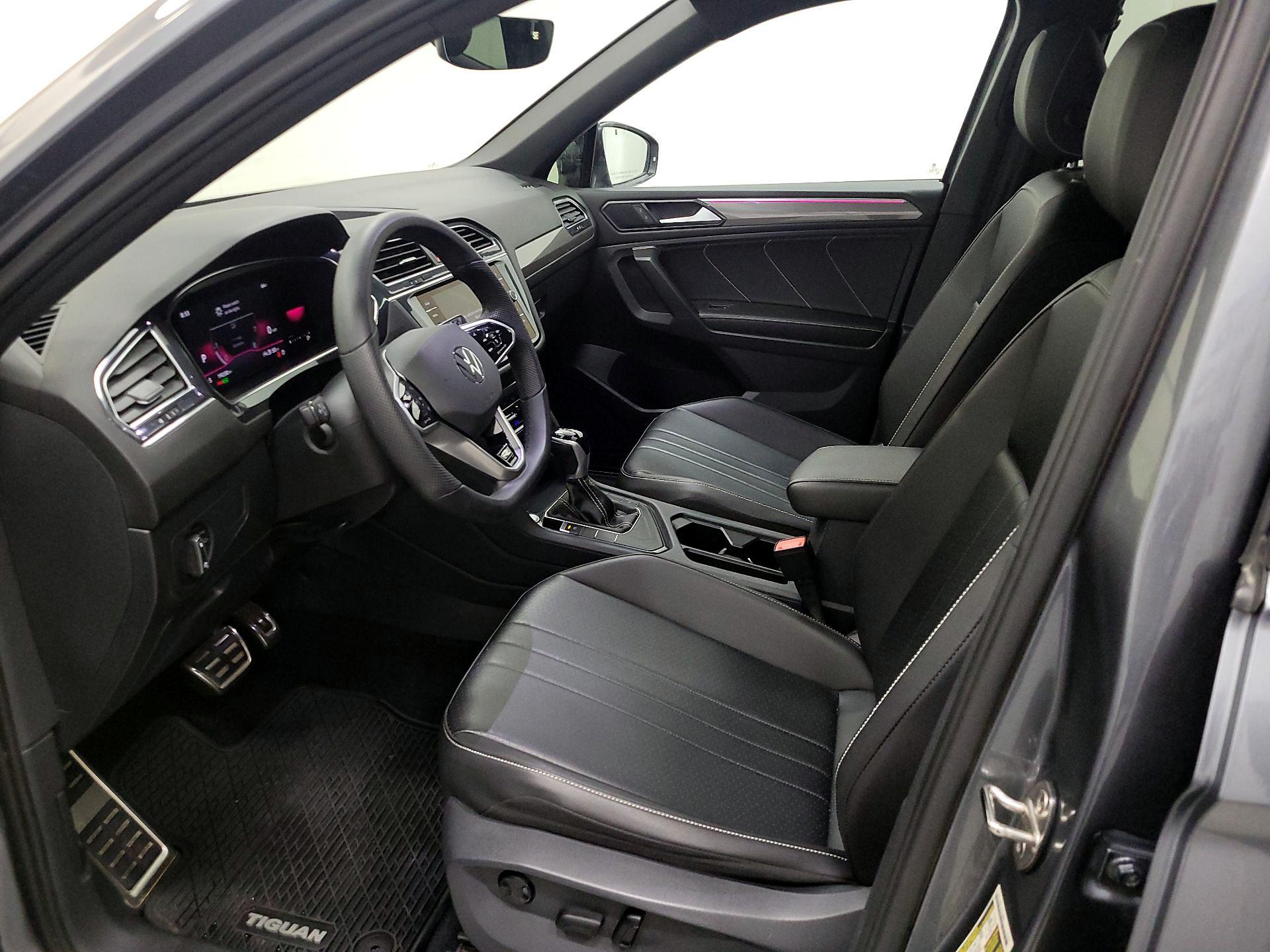 Thumbnail: 2022 Volkswagen Tiguan - 11