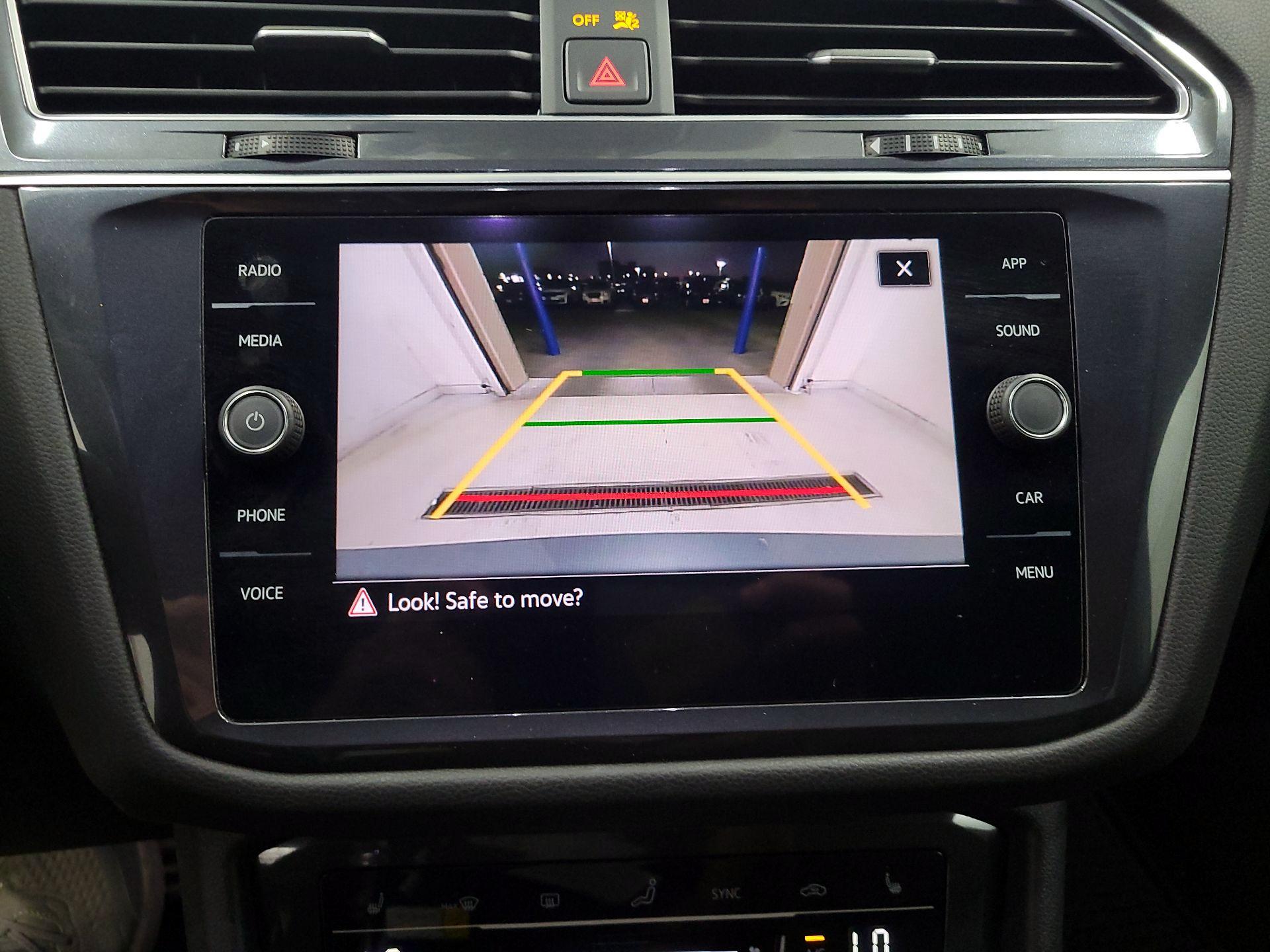 Thumbnail: 2022 Volkswagen Tiguan - 15