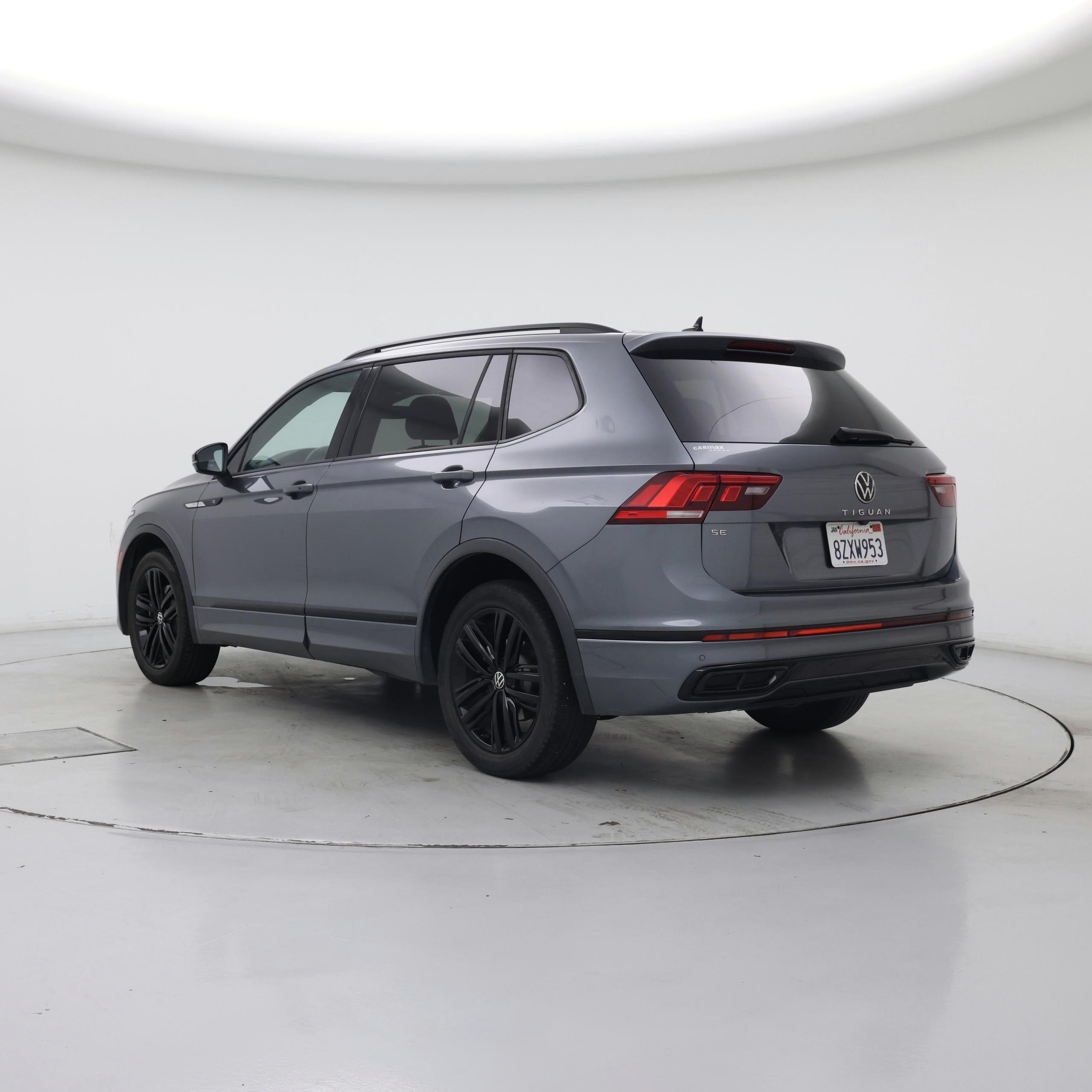 Thumbnail: 2022 Volkswagen Tiguan - 2