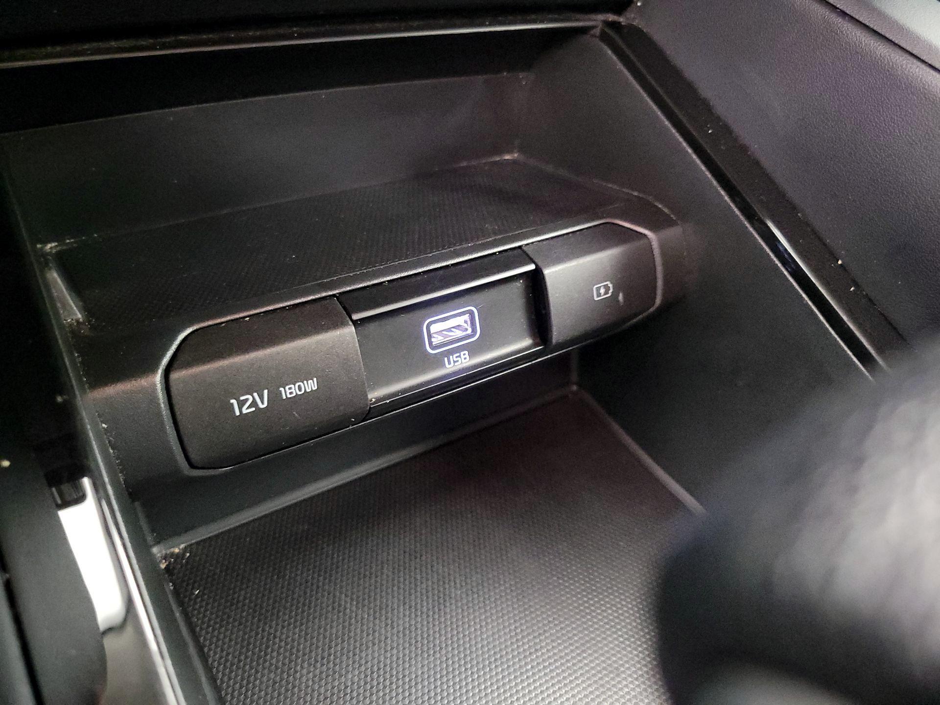 Thumbnail: 2021 Kia Telluride - 18