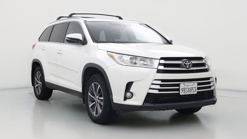 2019 Toyota Highlander XLE Hero Image