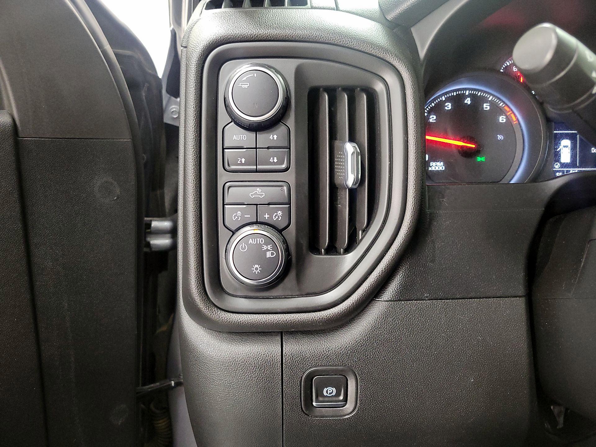 Thumbnail: 2021 Chevrolet Silverado 1500 - 13