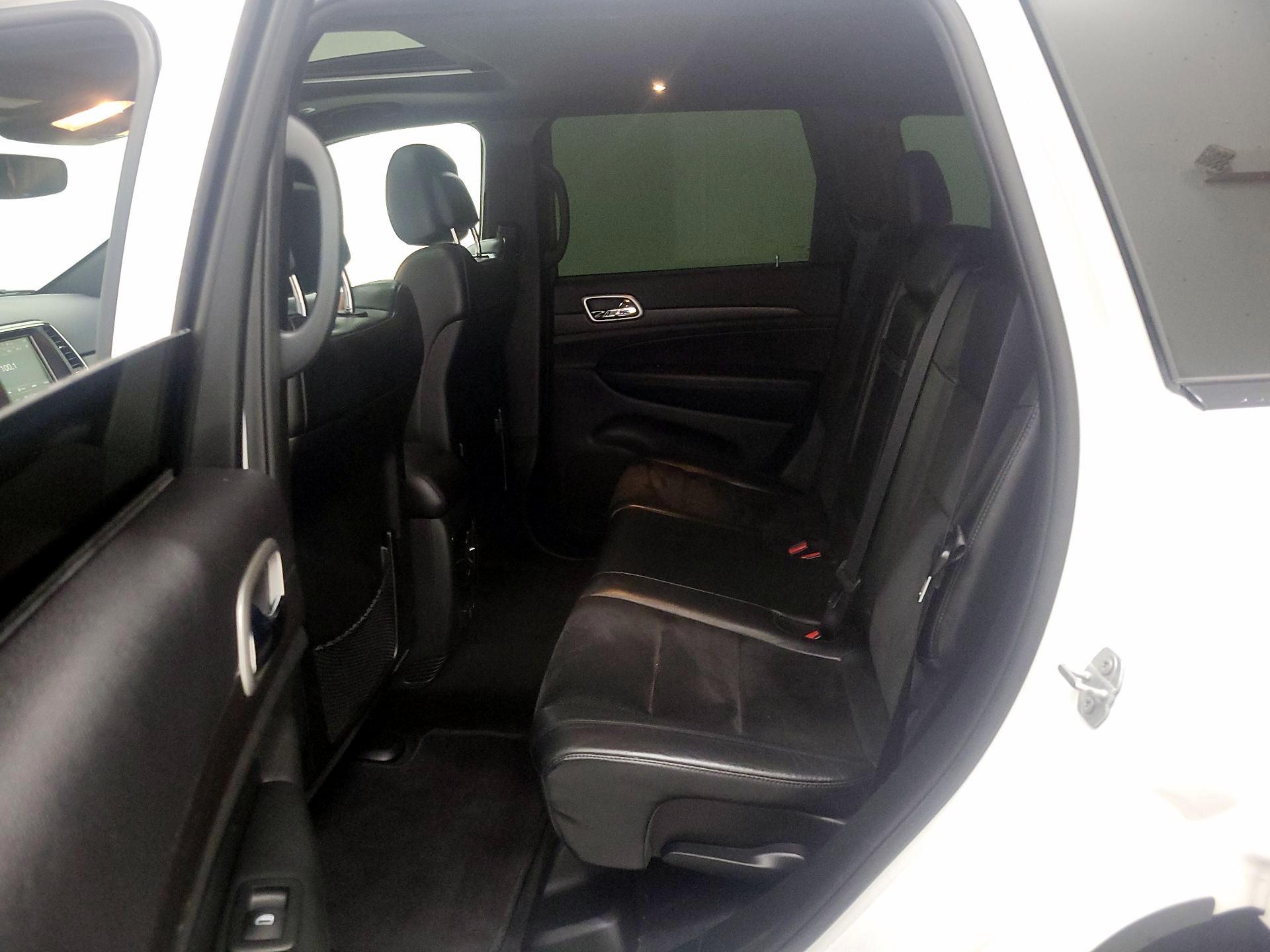 Thumbnail: 2017 Jeep Grand Cherokee - 20