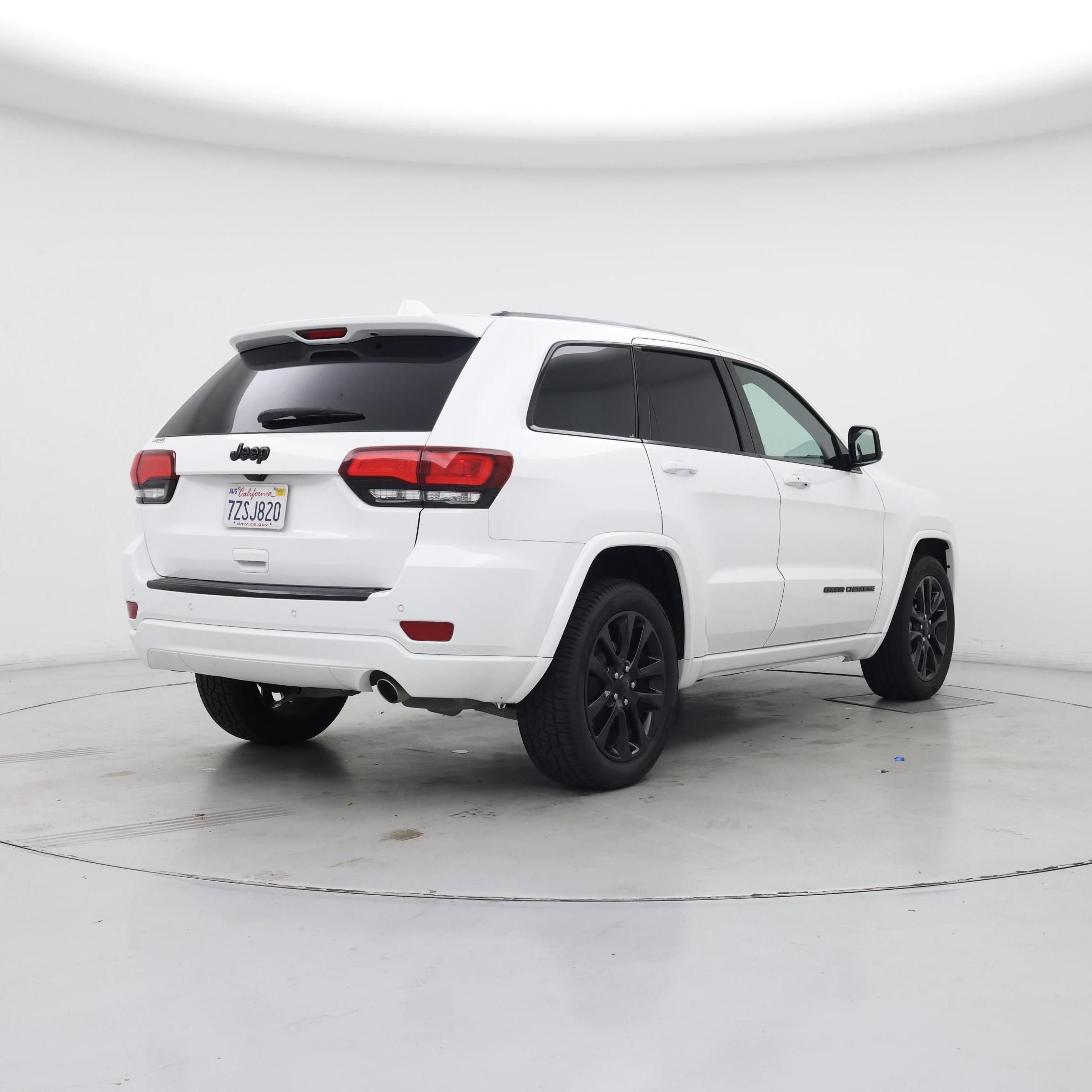 Thumbnail: 2017 Jeep Grand Cherokee - 8